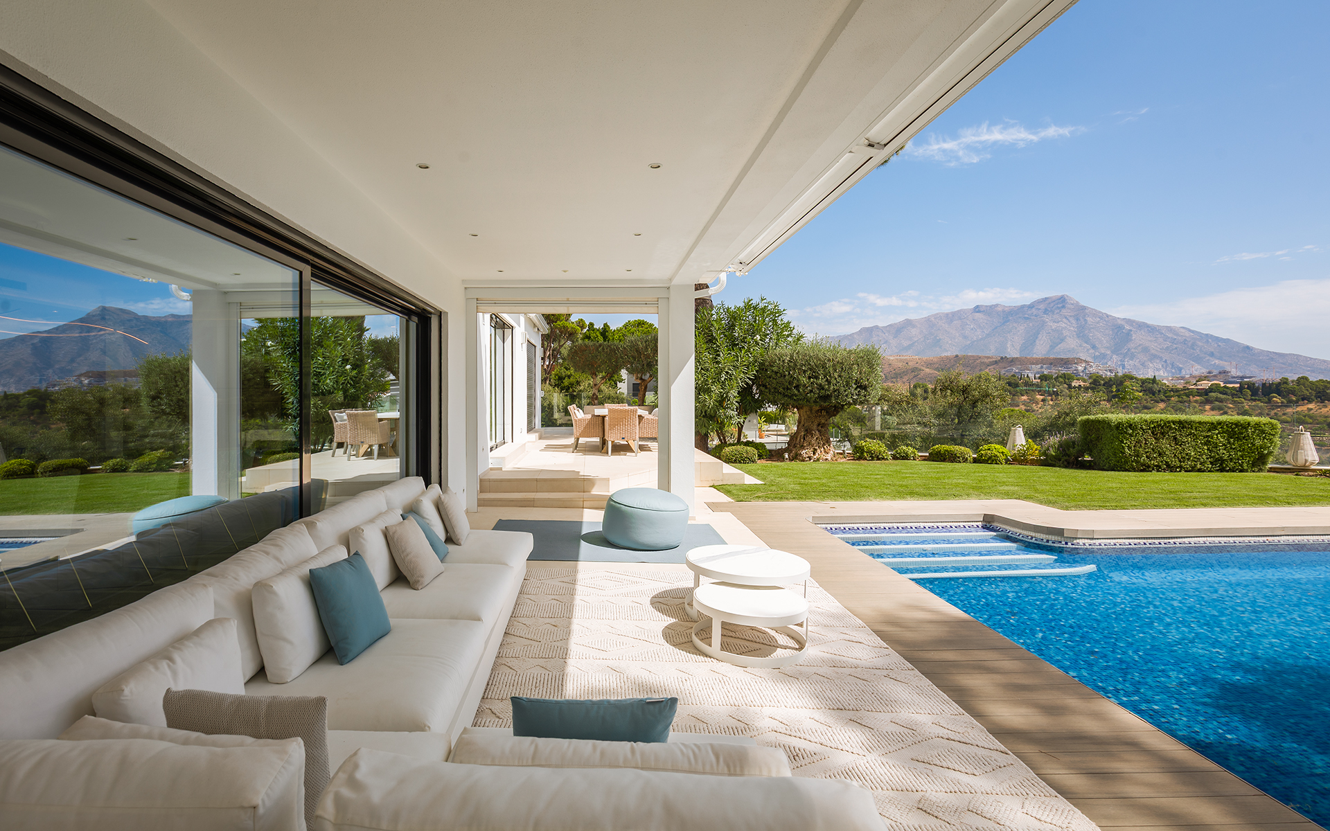 ELEGANTE VILLA TOTALMENTE REFORMADA CON CASA DE INVITADOS Y VISTAS PANORÁMICAS EN EL MADROÑAL - MALAGA — imagen 27