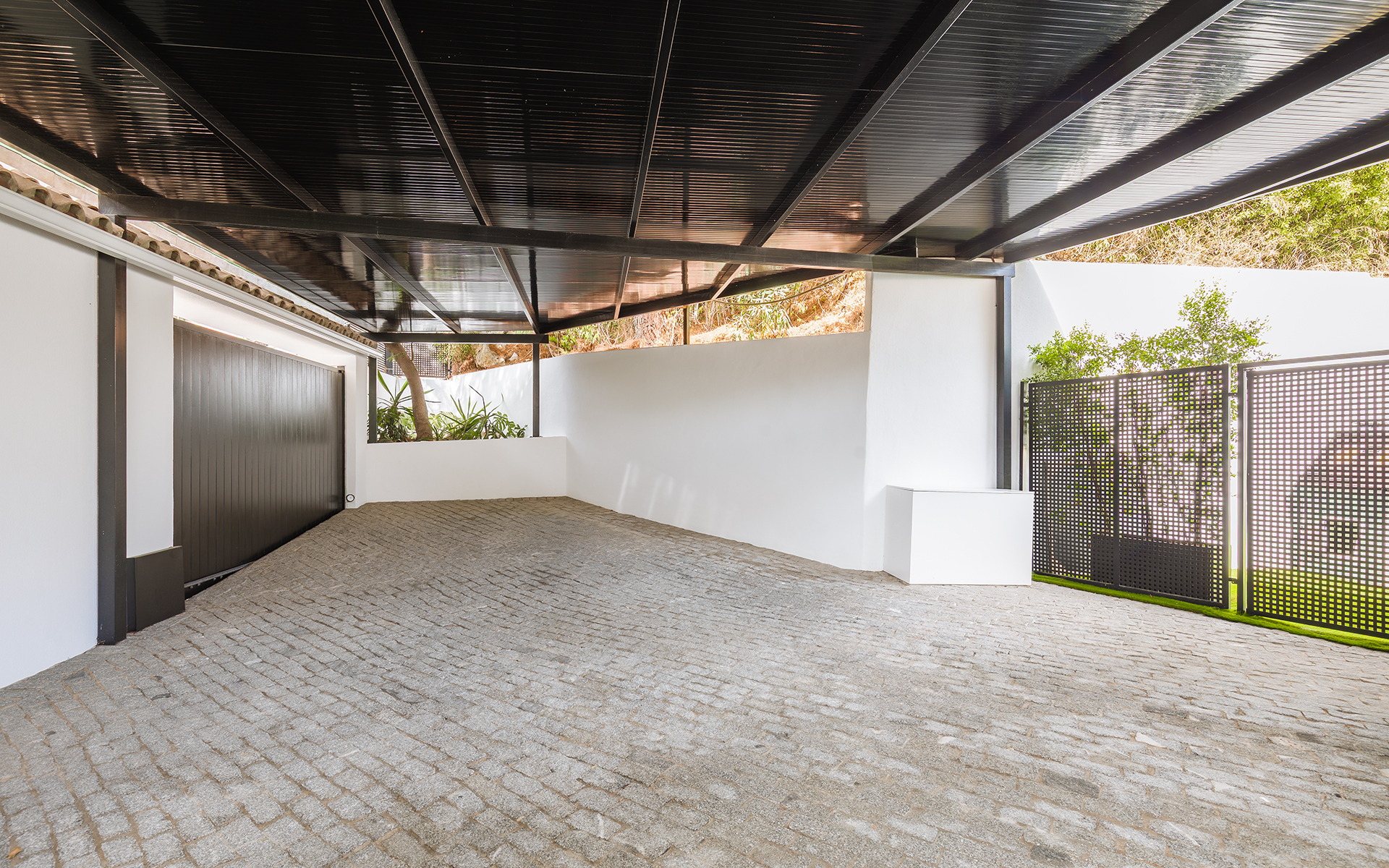 ELEGANTE VILLA TOTALMENTE REFORMADA CON CASA DE INVITADOS Y VISTAS PANORÁMICAS EN EL MADROÑAL - MALAGA — imagen 31