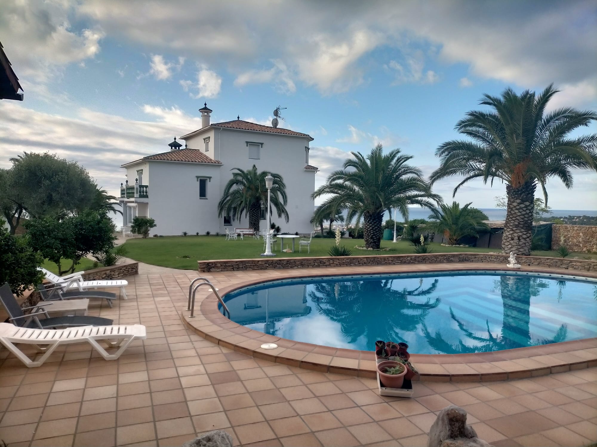Villa Exclusiva con Vistas Panorámicas en Tarragona — imagen 2