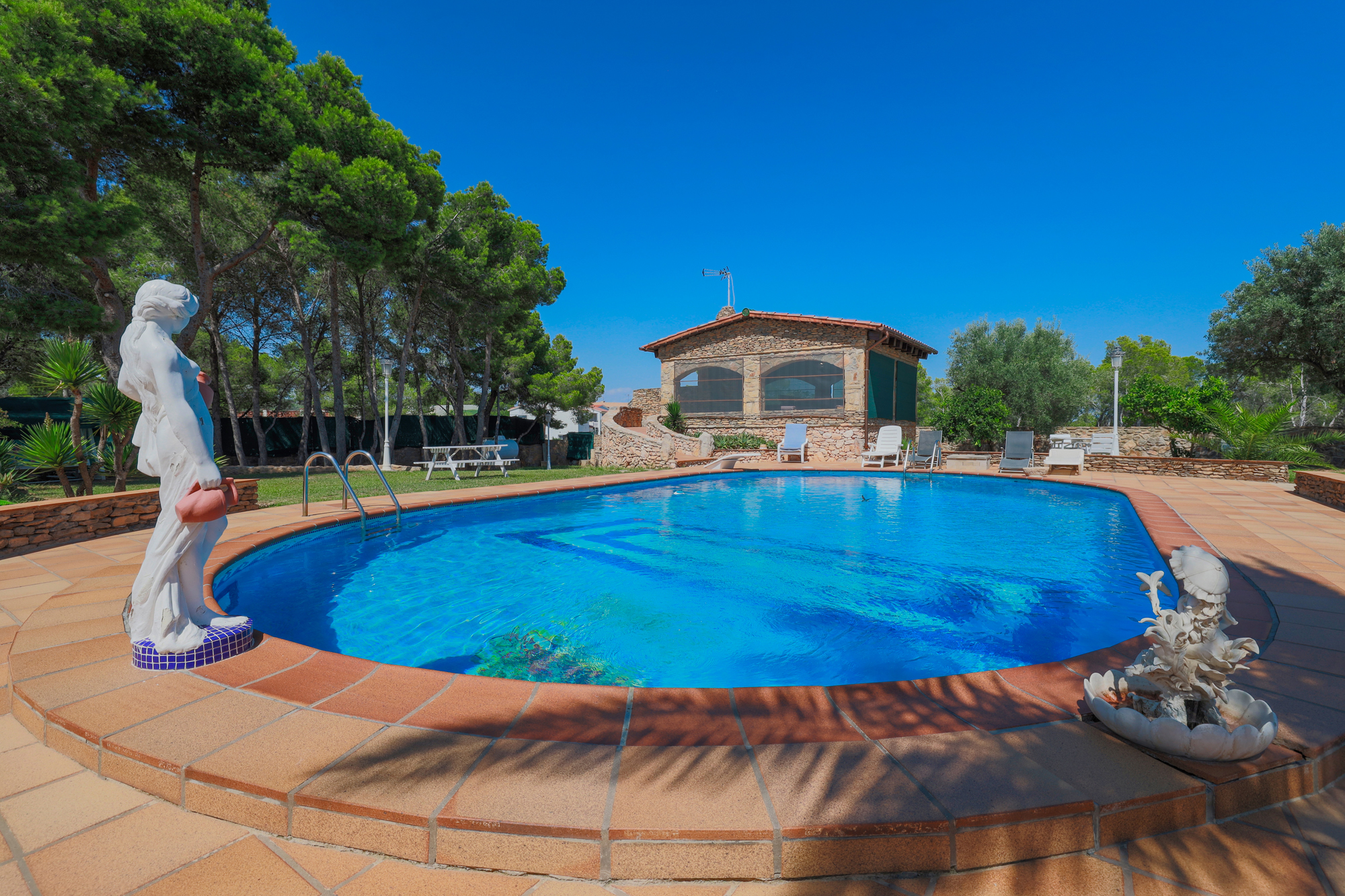 Villa Exclusiva con Vistas Panorámicas en Tarragona — imagen 4