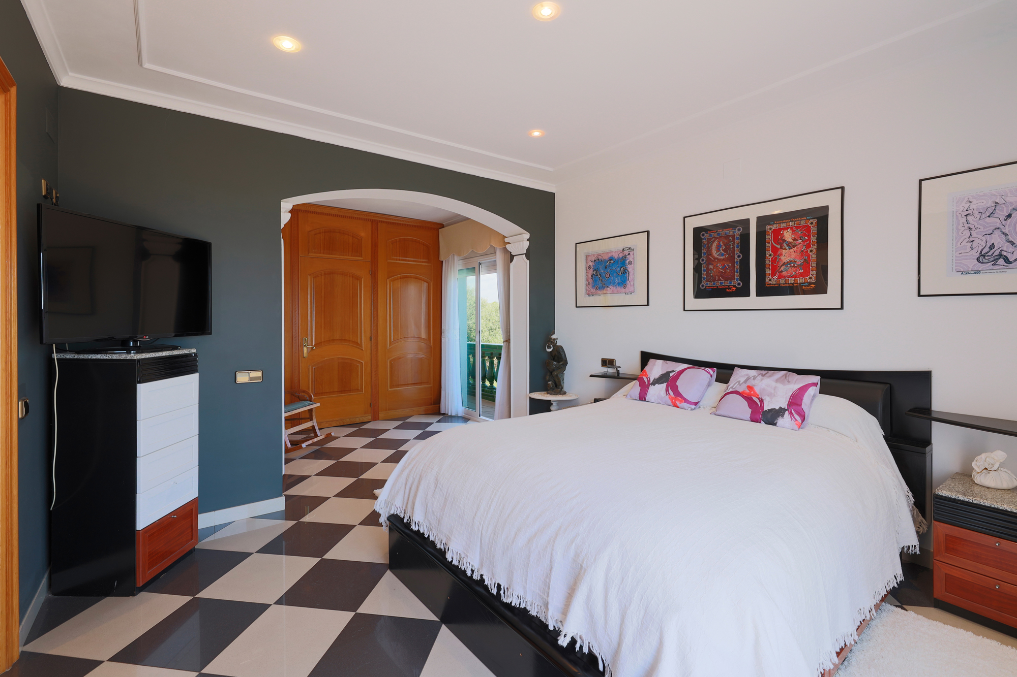 Villa Exclusiva con Vistas Panorámicas en Tarragona — imagen 18