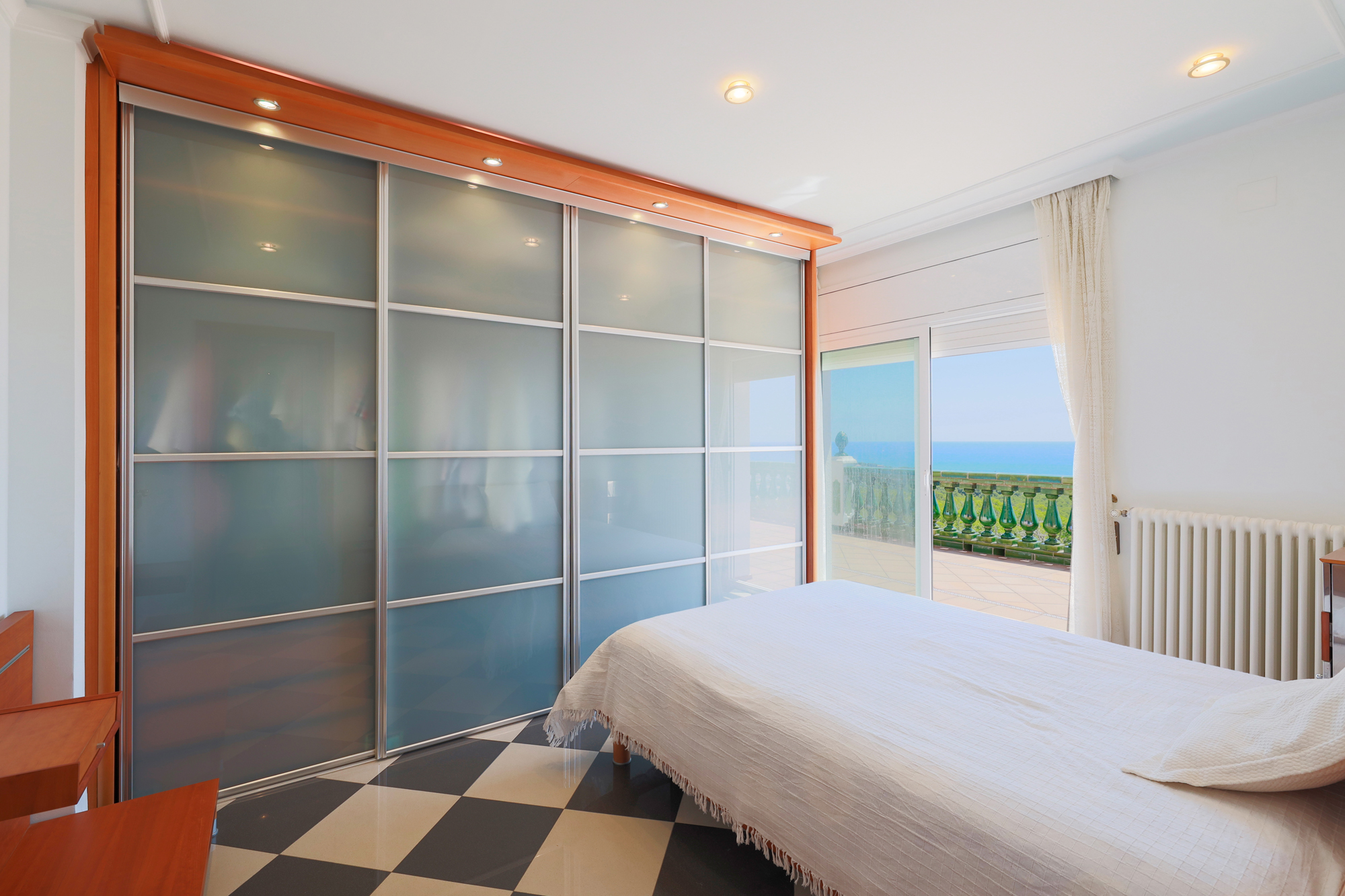 Villa Exclusiva con Vistas Panorámicas en Tarragona — imagen 20