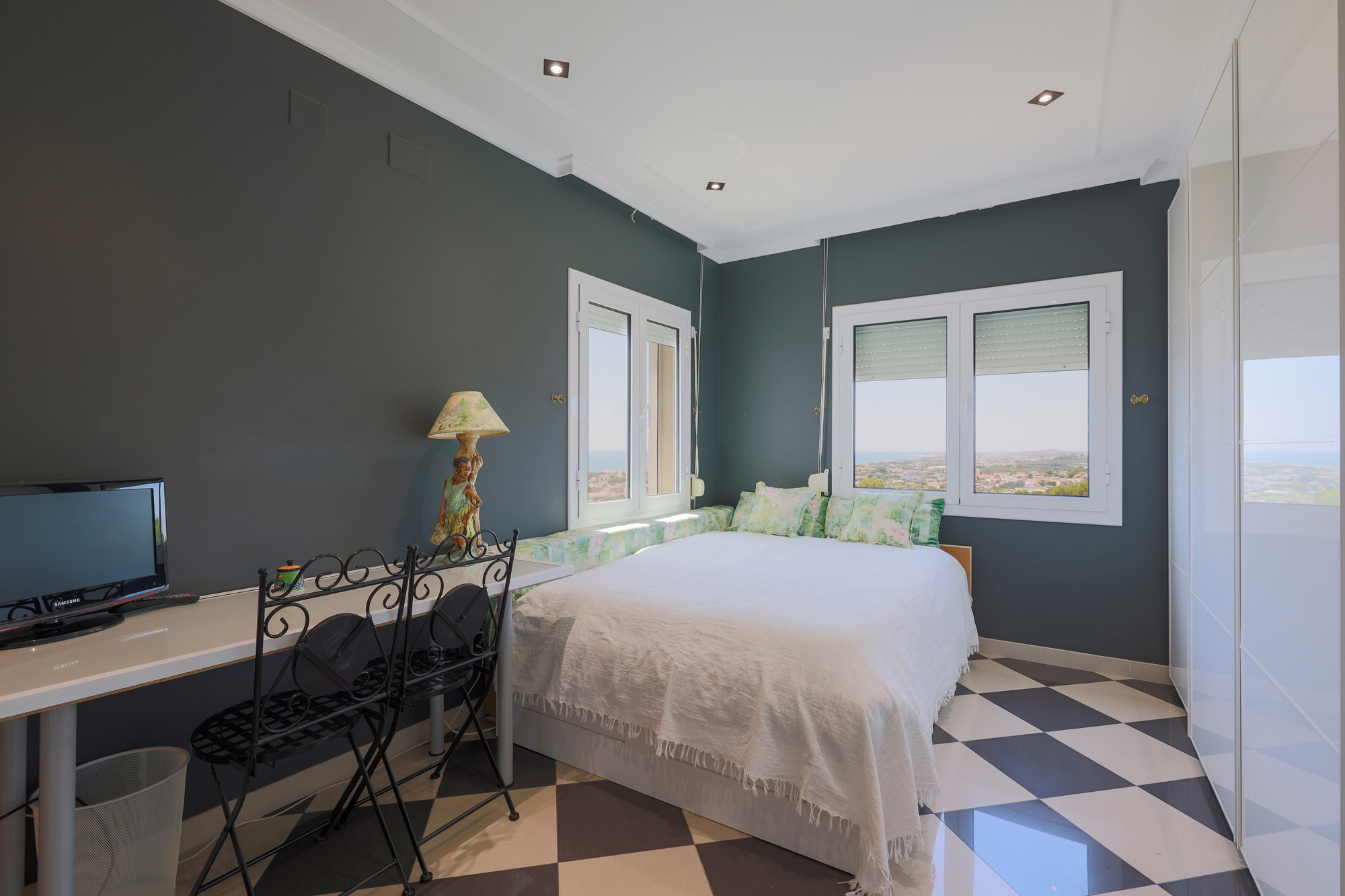 Villa Exclusiva con Vistas Panorámicas en Tarragona — imagen 22