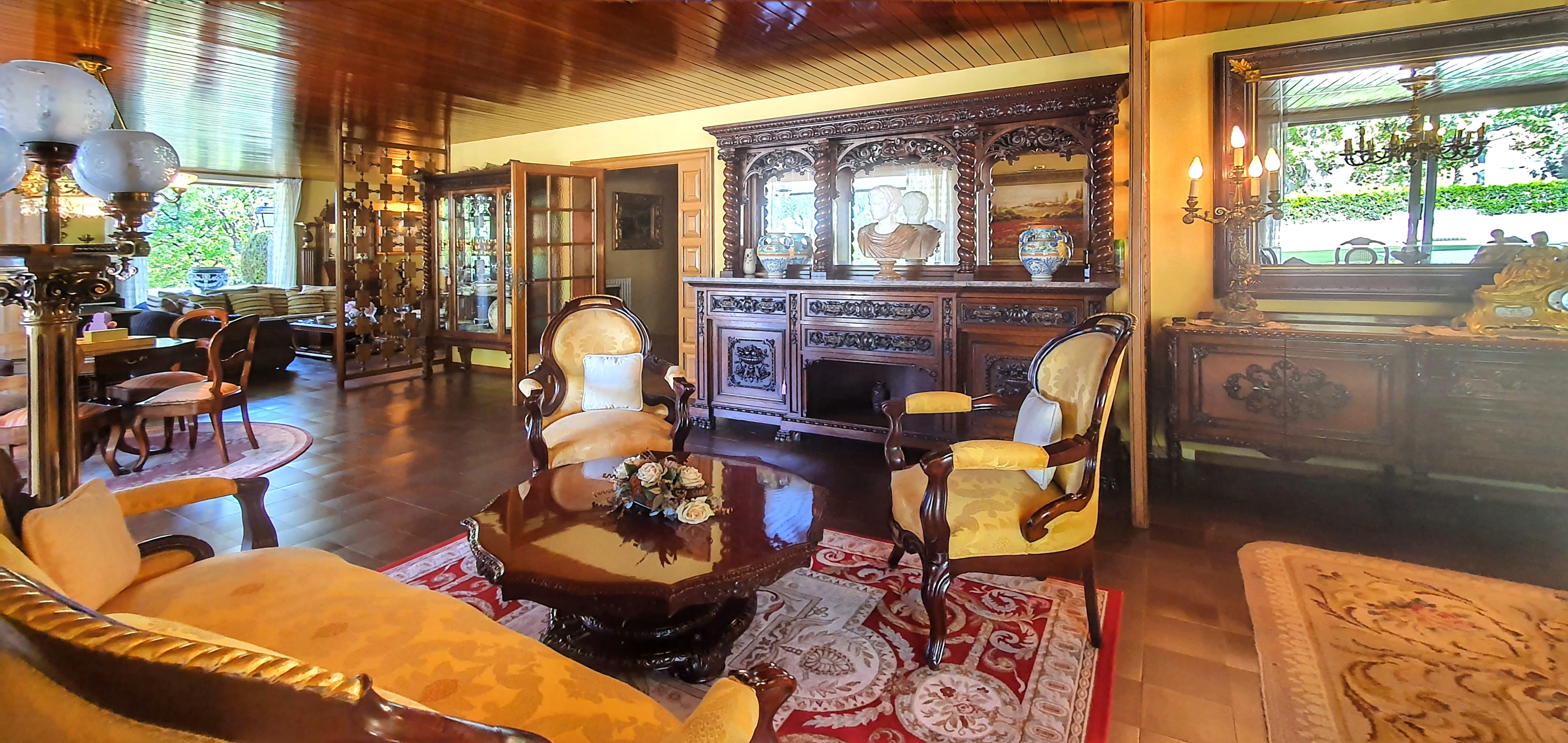 Exclusiva Villa de Estilo Inglés con Piscina Privada y Vistas al Mar - Barcelona — imagen 13