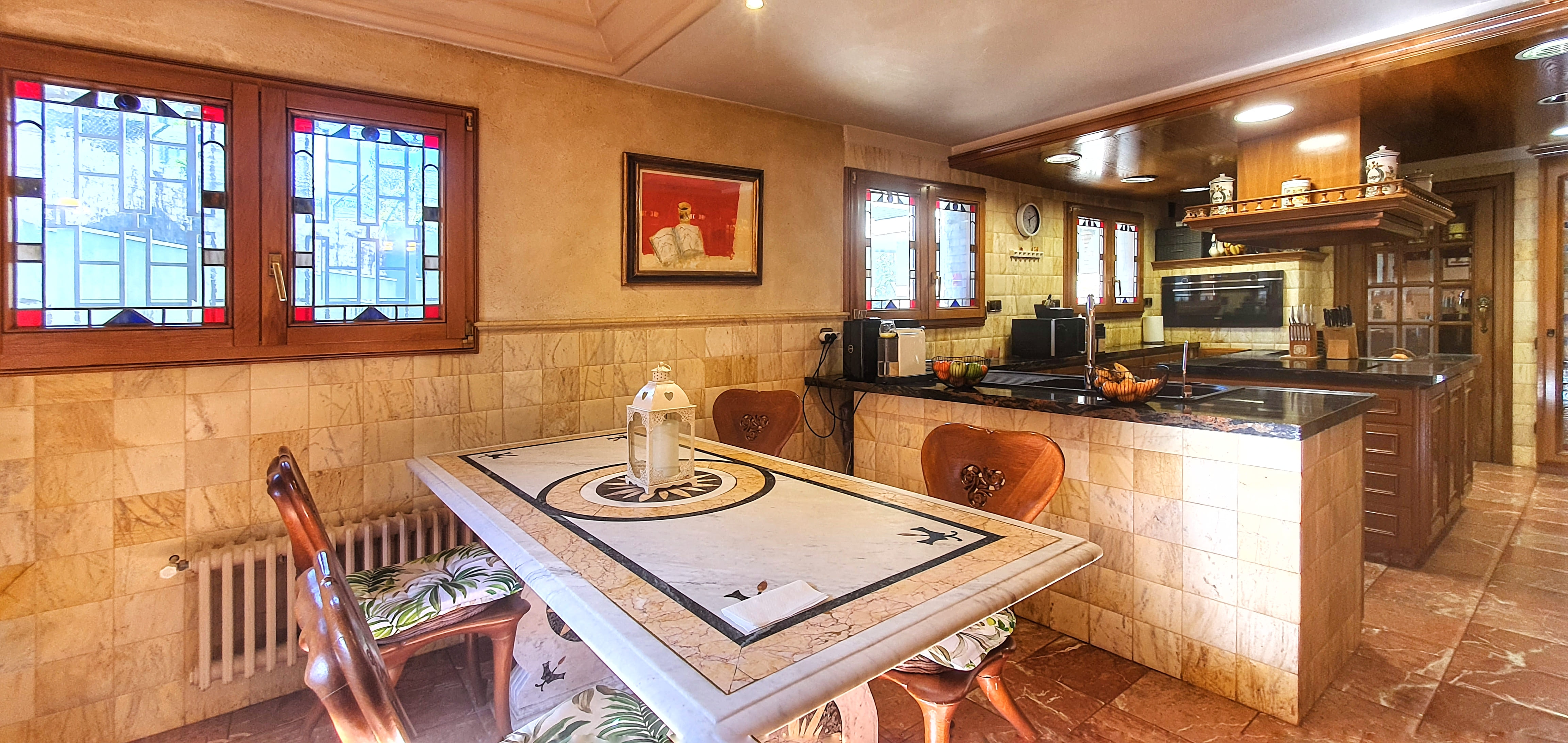 Exclusiva Villa de Estilo Inglés con Piscina Privada y Vistas al Mar - Barcelona — imagen 17