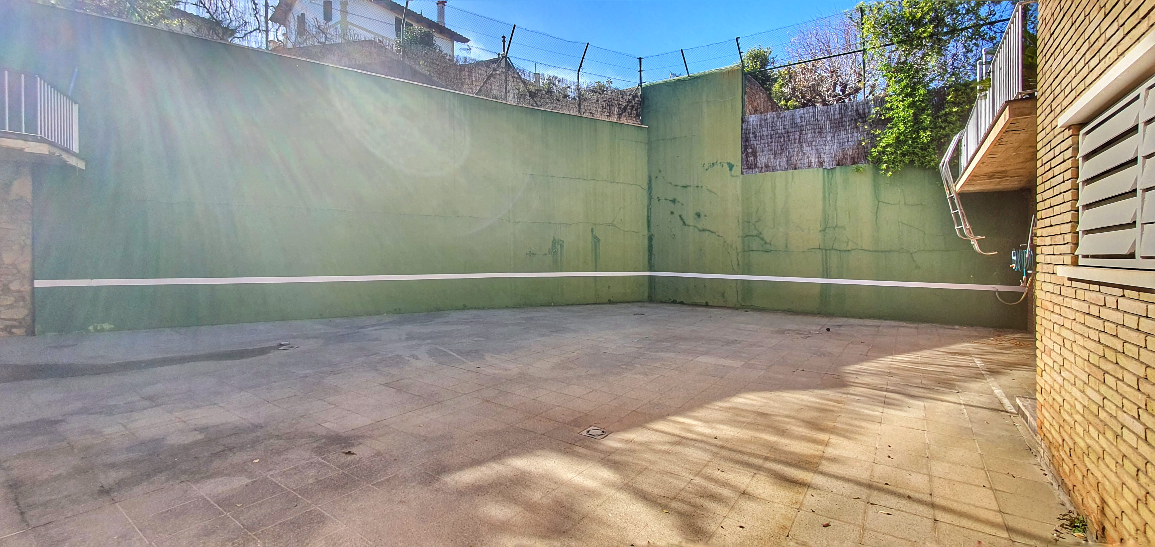 Exclusiva Villa de Estilo Inglés con Piscina Privada y Vistas al Mar - Barcelona — imagen 24