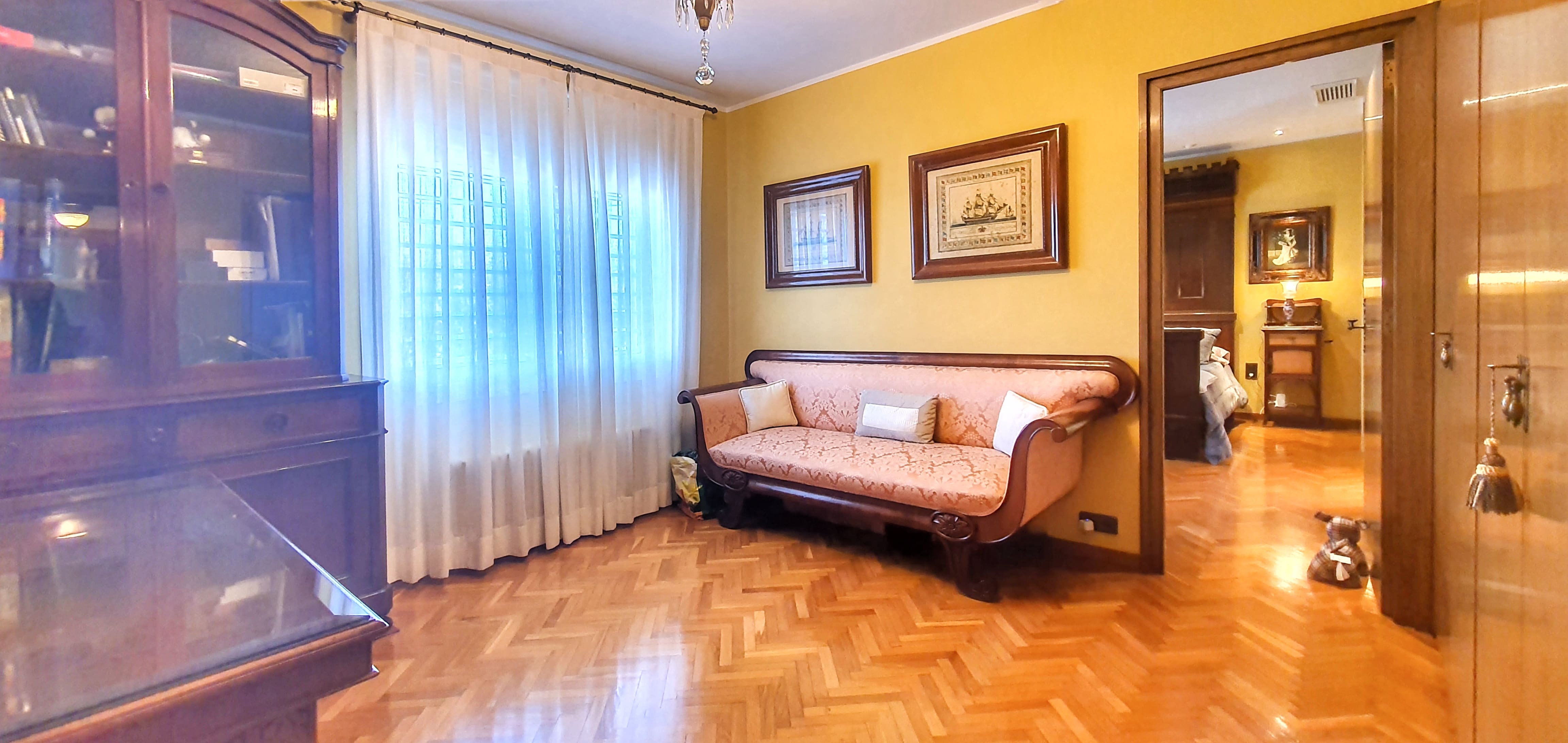 Exclusiva Villa de Estilo Inglés con Piscina Privada y Vistas al Mar - Barcelona — imagen 25