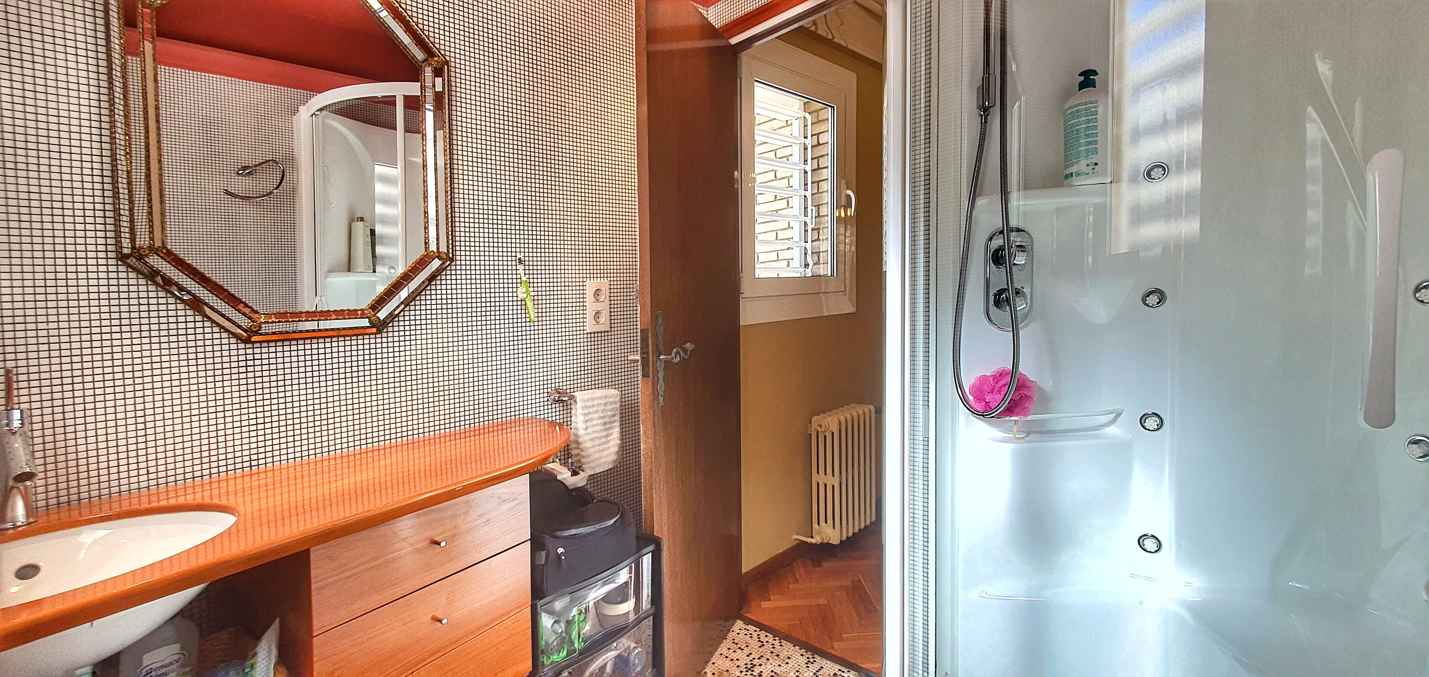 Exclusiva Villa de Estilo Inglés con Piscina Privada y Vistas al Mar - Barcelona — imagen 29