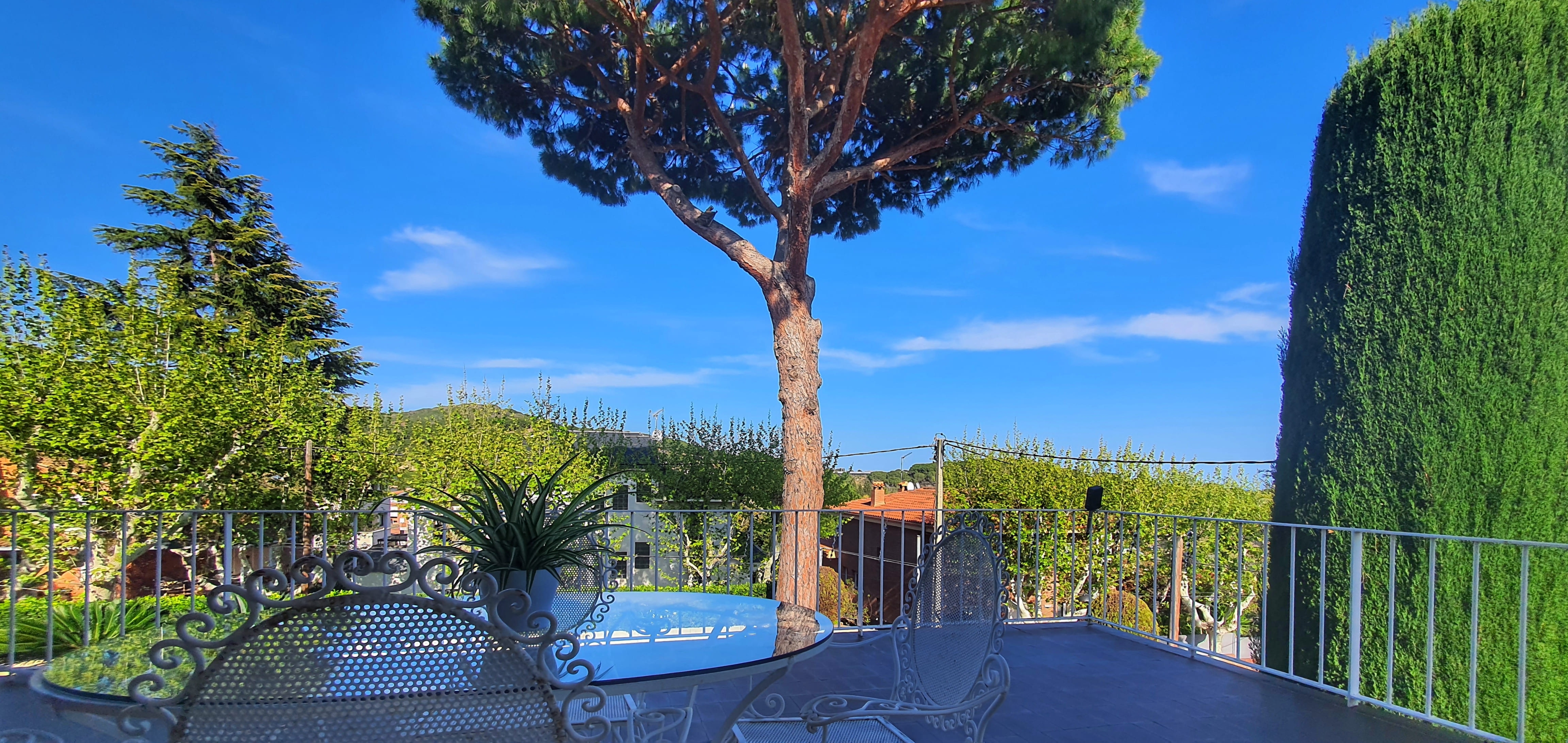 Exclusiva Villa de Estilo Inglés con Piscina Privada y Vistas al Mar - Barcelona — imagen 34