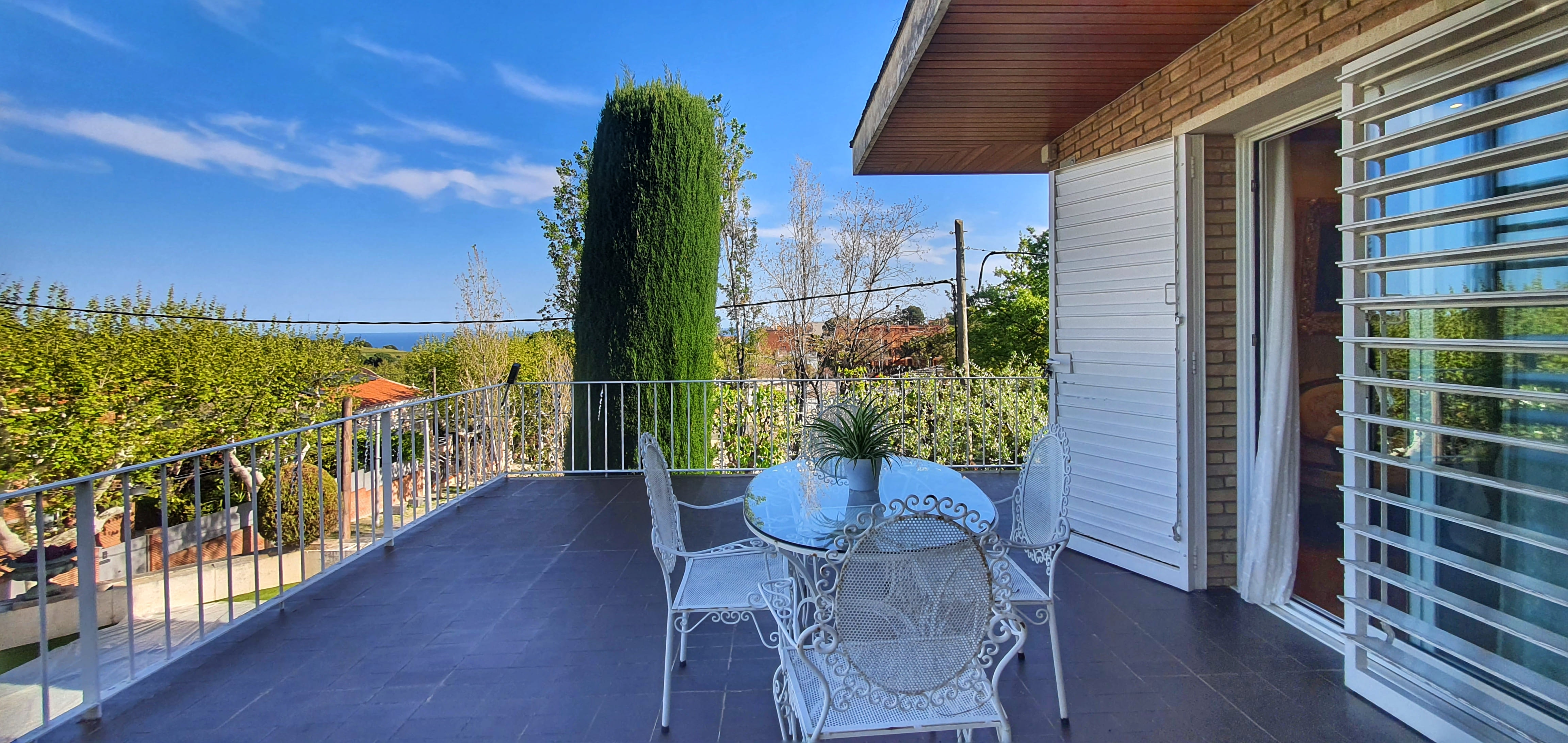 Exclusiva Villa de Estilo Inglés con Piscina Privada y Vistas al Mar - Barcelona — imagen 35