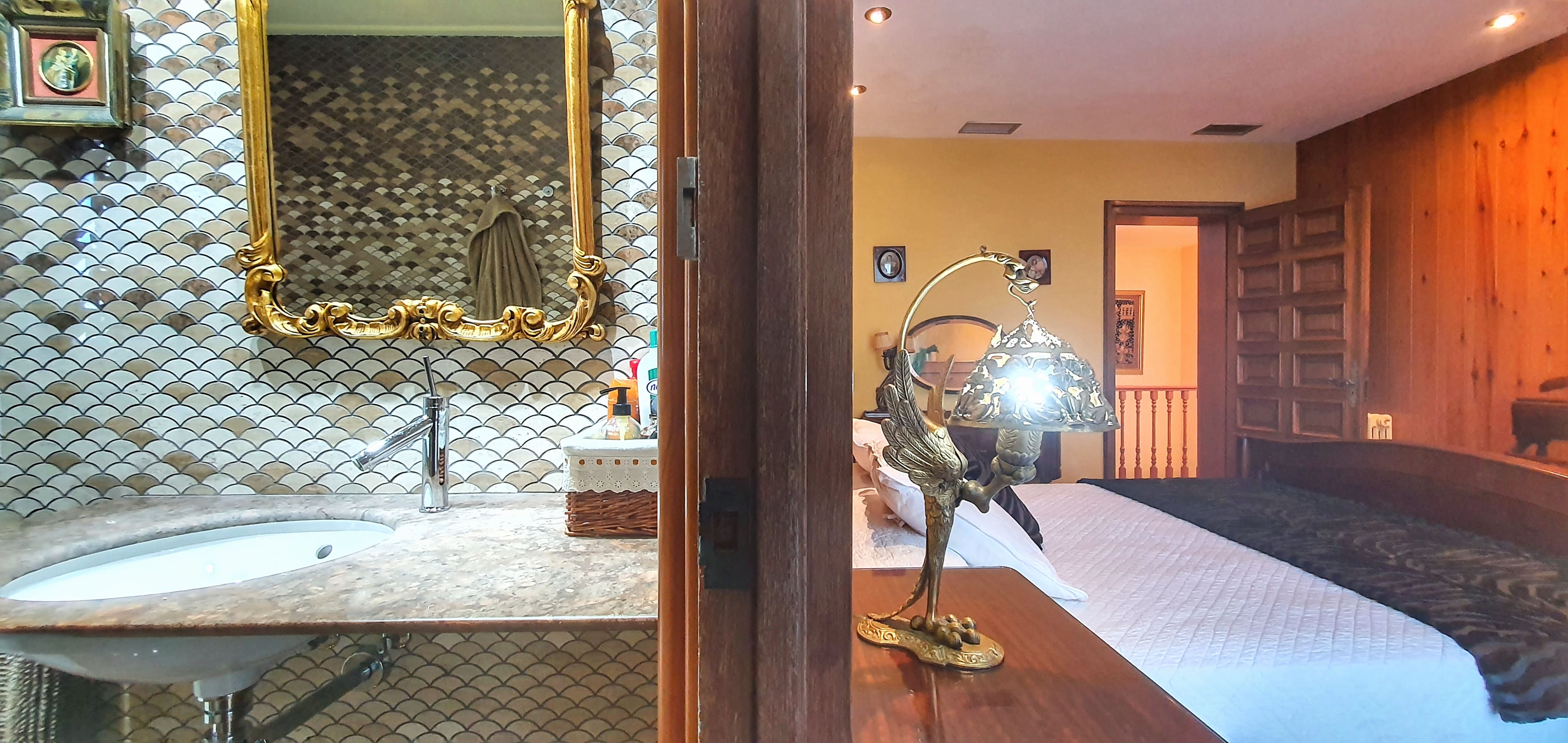 Exclusiva Villa de Estilo Inglés con Piscina Privada y Vistas al Mar - Barcelona — imagen 40