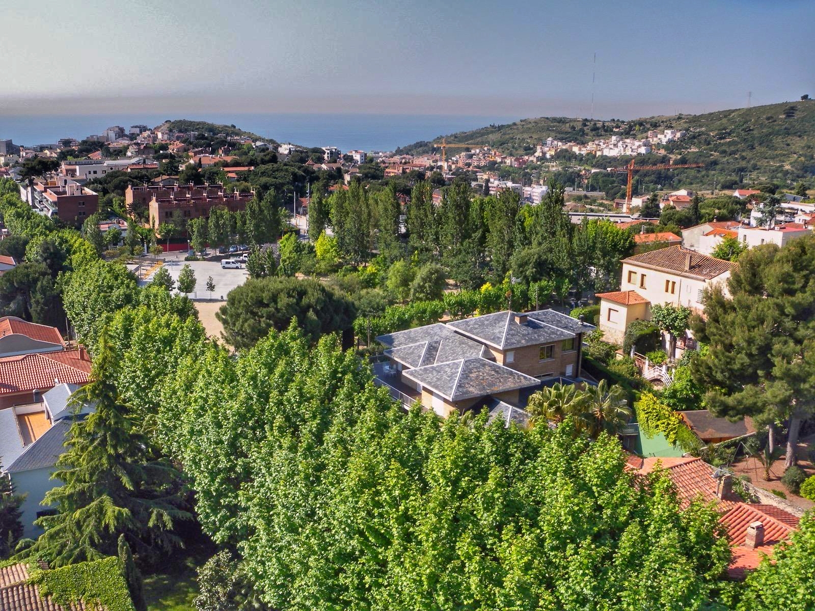 Exclusiva Villa de Estilo Inglés con Piscina Privada y Vistas al Mar - Barcelona — imagen 55