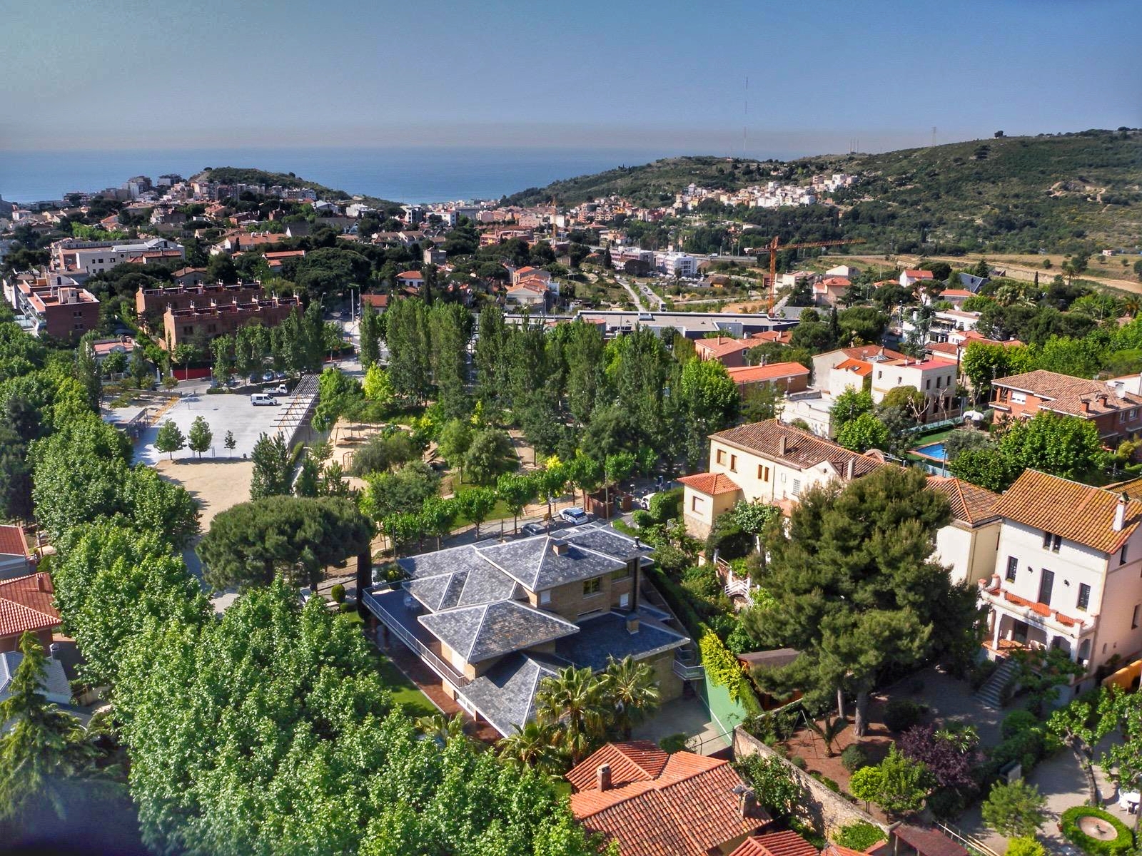 Exclusiva Villa de Estilo Inglés con Piscina Privada y Vistas al Mar - Barcelona — imagen 56