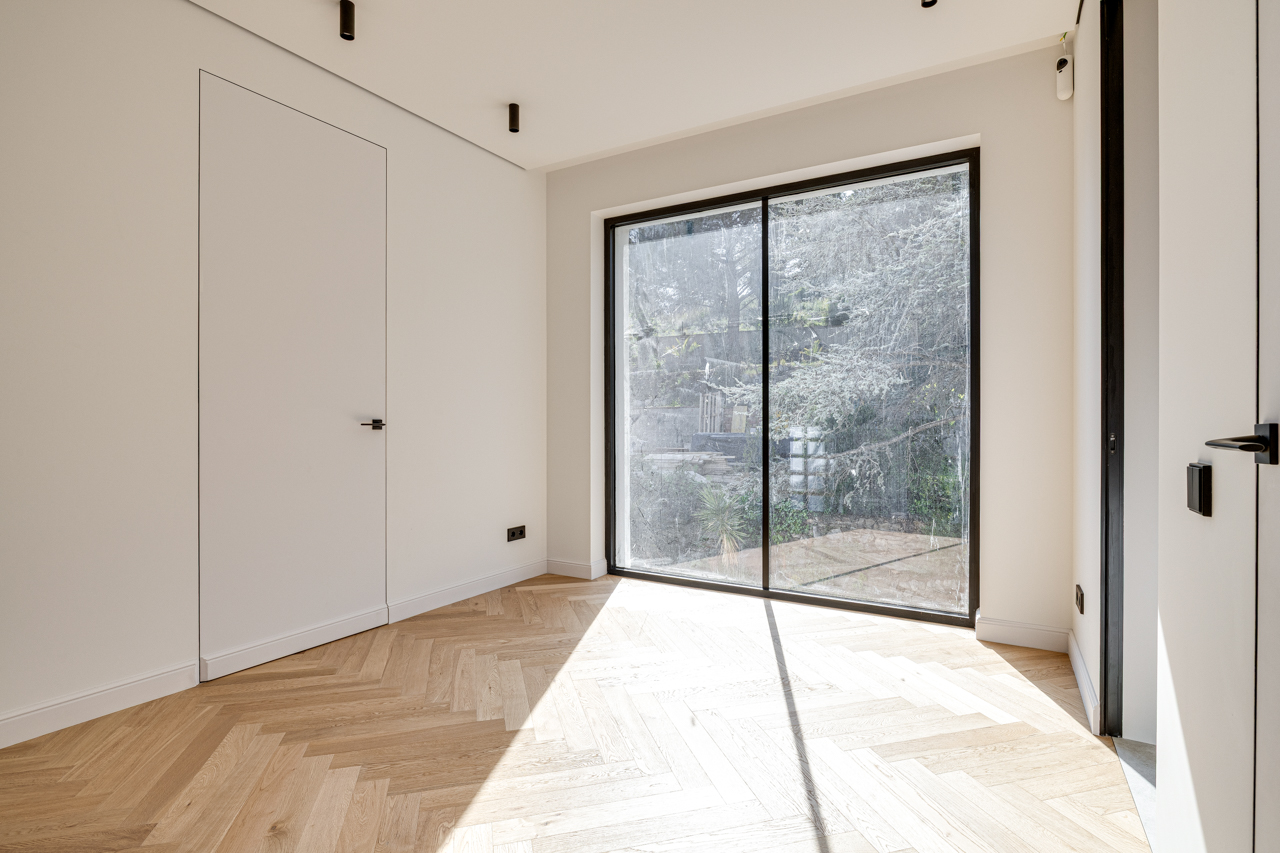 Villa de Vanguardia en Sant Just Desvern: Tecnología, Privacidad y Diseño — imagen 16
