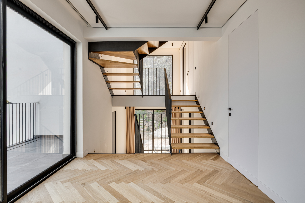 Villa de Vanguardia en Sant Just Desvern: Tecnología, Privacidad y Diseño — imagen 9