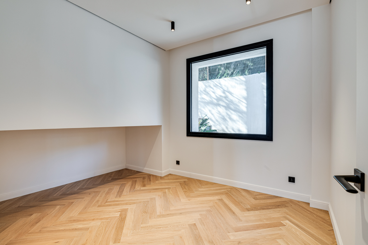 Villa de Vanguardia en Sant Just Desvern: Tecnología, Privacidad y Diseño — imagen 33