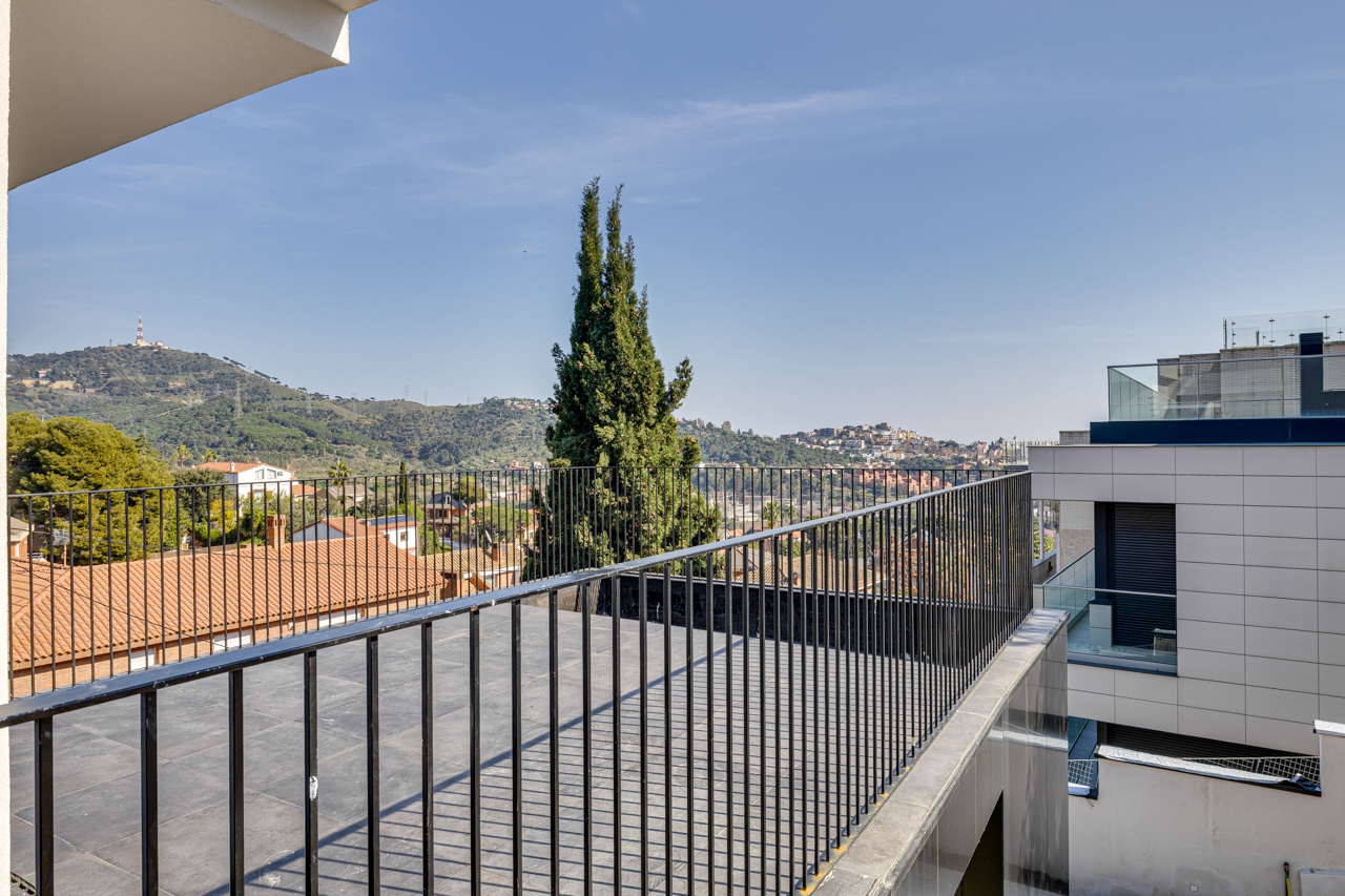 Villa de Vanguardia en Sant Just Desvern: Tecnología, Privacidad y Diseño — imagen 37