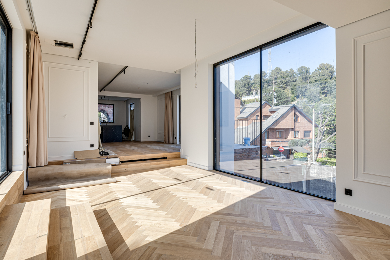 Villa de Vanguardia en Sant Just Desvern: Tecnología, Privacidad y Diseño — imagen 44