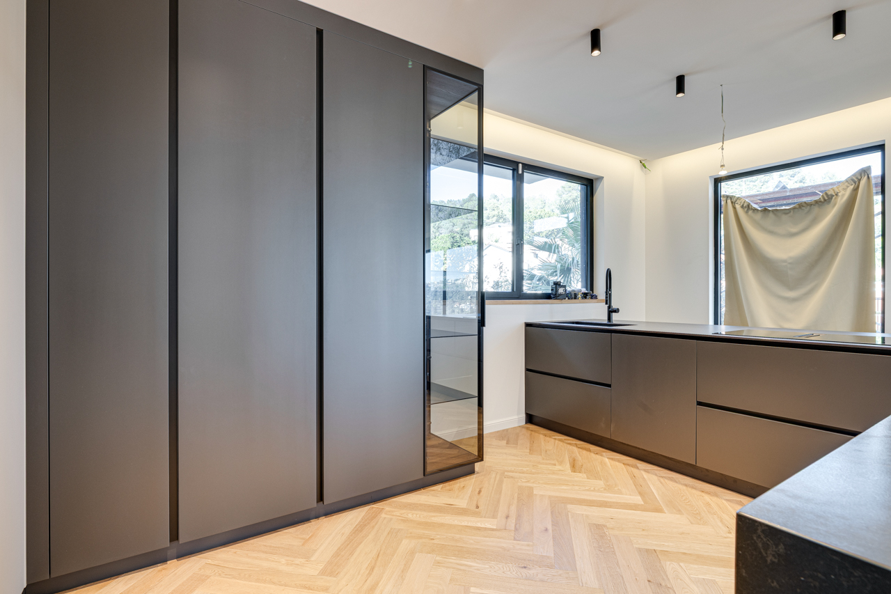 Villa de Vanguardia en Sant Just Desvern: Tecnología, Privacidad y Diseño — imagen 48