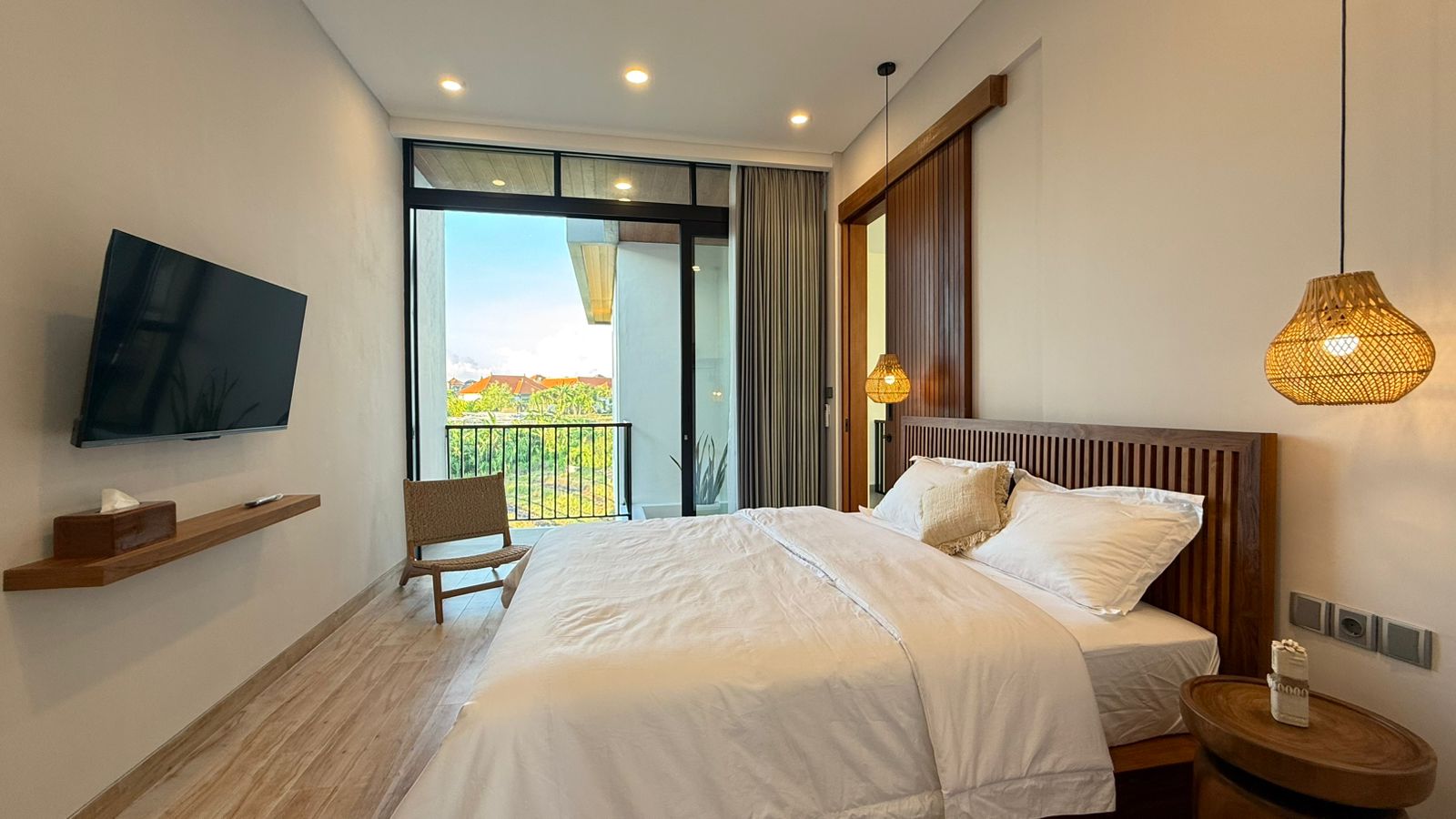 Villa moderna de 3 dormitorios a estrenar con vistas a los arrozales – Canggu, Bali — imagen 9