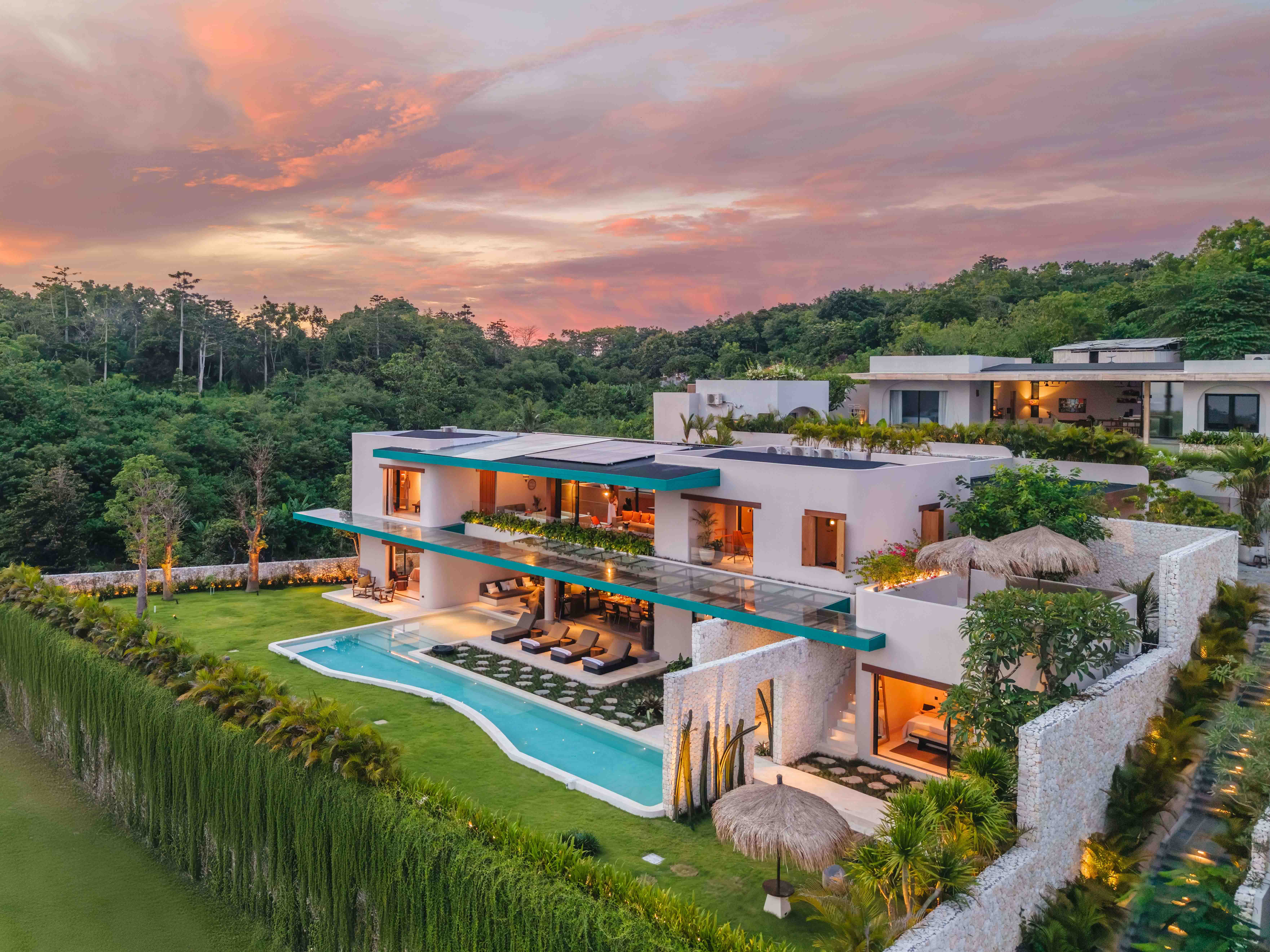 OBRA MAESTRA DE LA ARQUITECTURA MODERNA EN ULUWATU — imagen 4