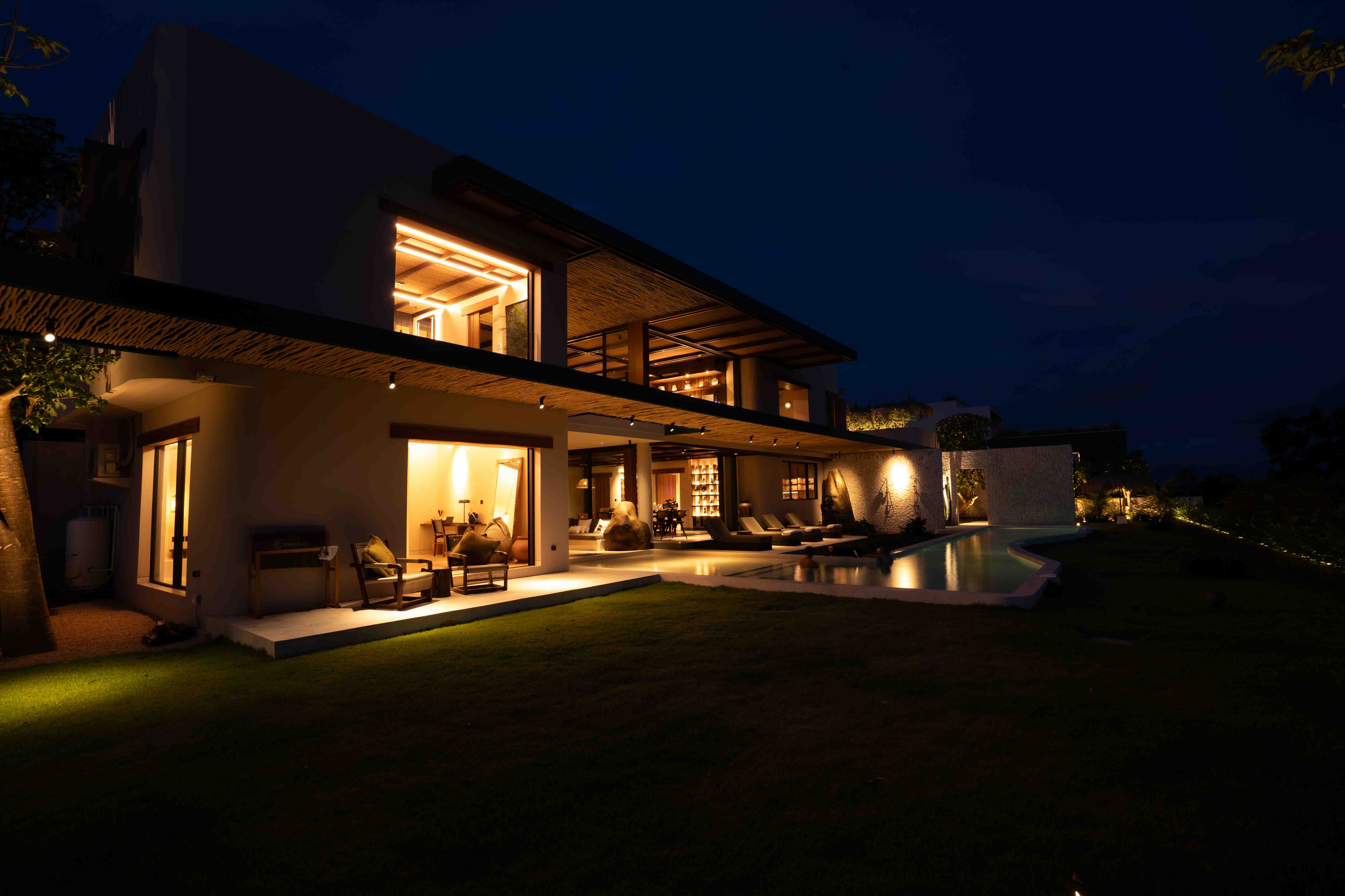 OBRA MAESTRA DE LA ARQUITECTURA MODERNA EN ULUWATU — imagen 14