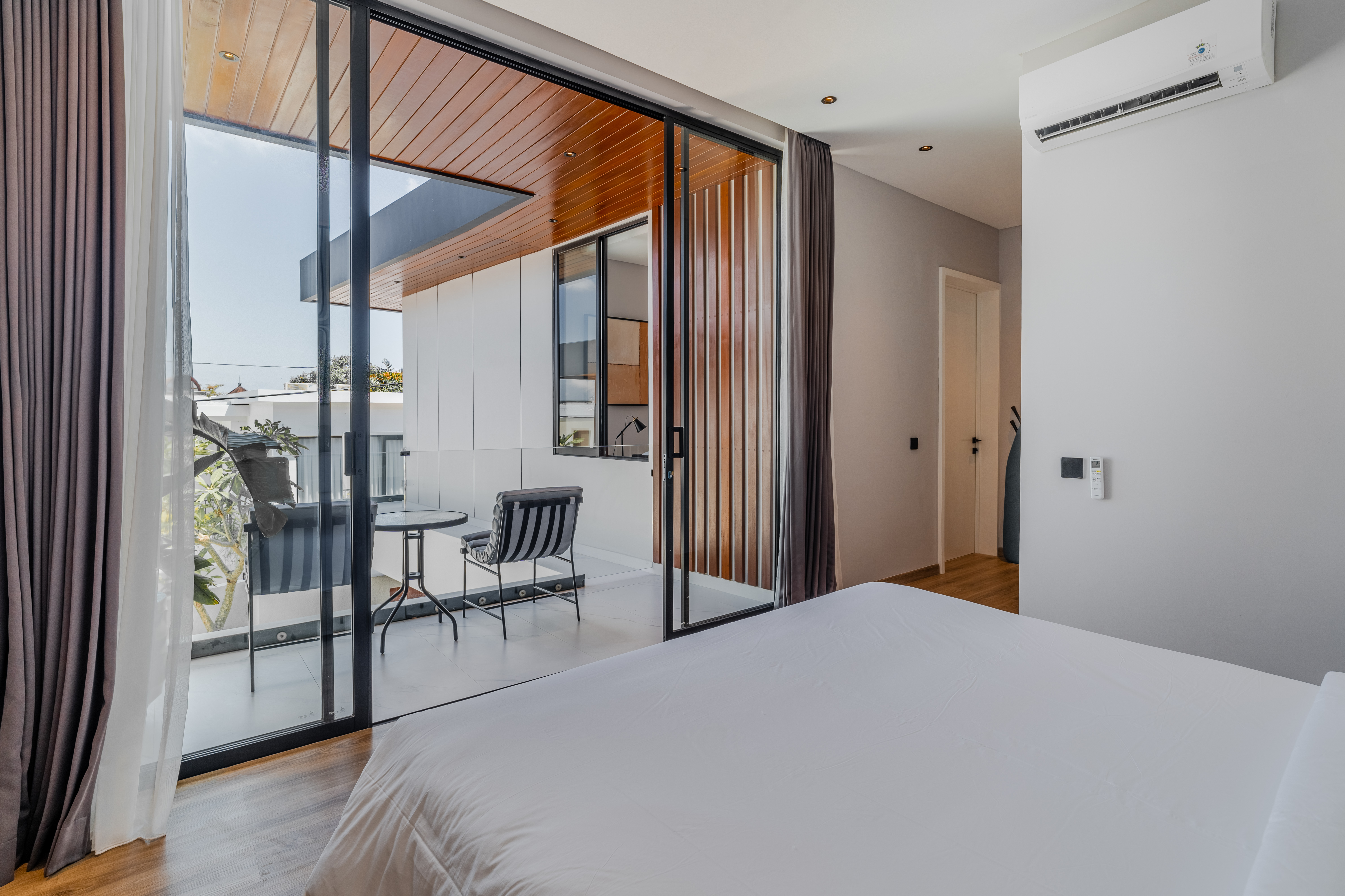 VILLA DE LUJO EN UMALAS, CON  PISCINAS PRIVADA. OFICINA — imagen 10
