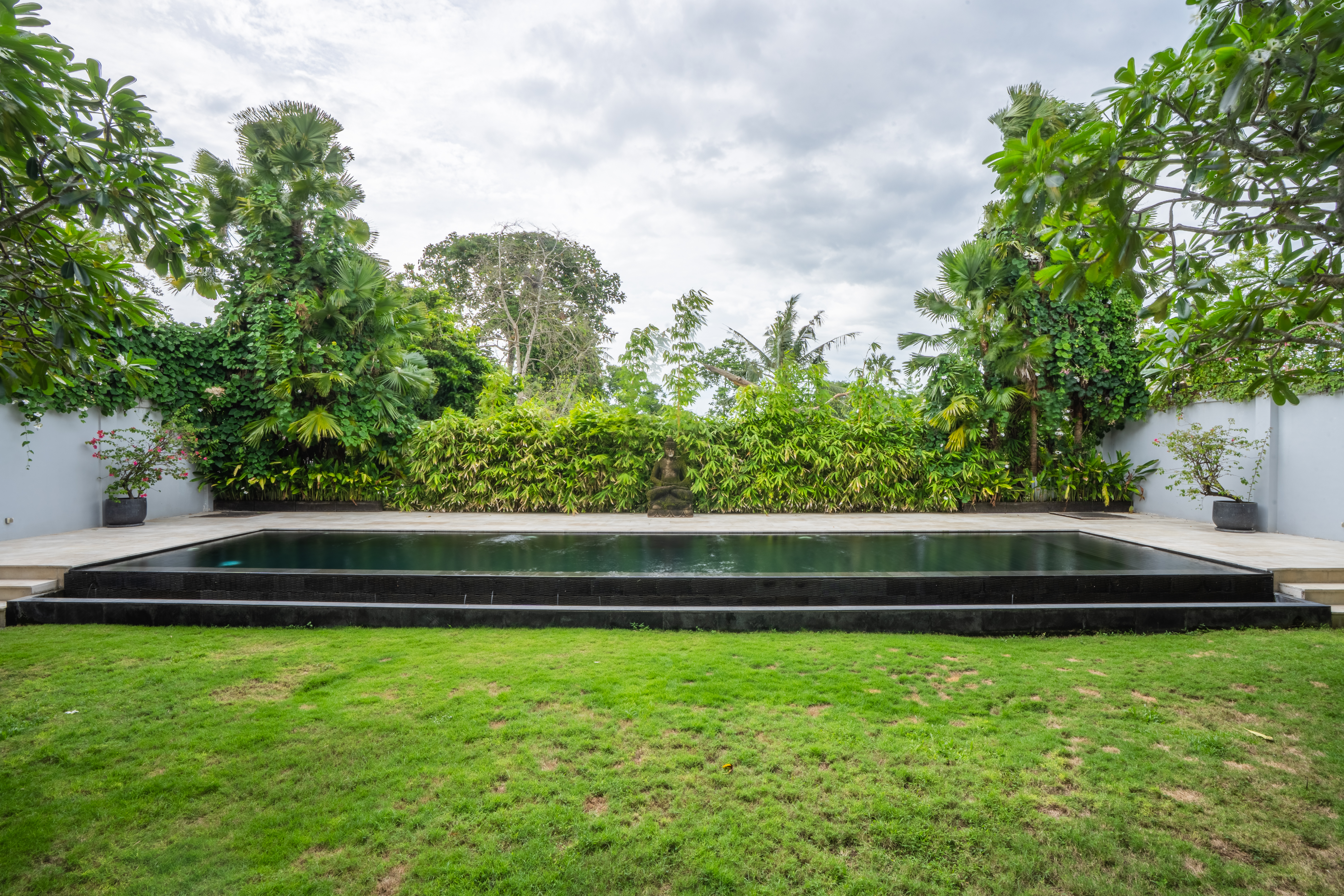 FINCA MODERNA DE LUJO EN TUMBAKAYUH — imagen 4
