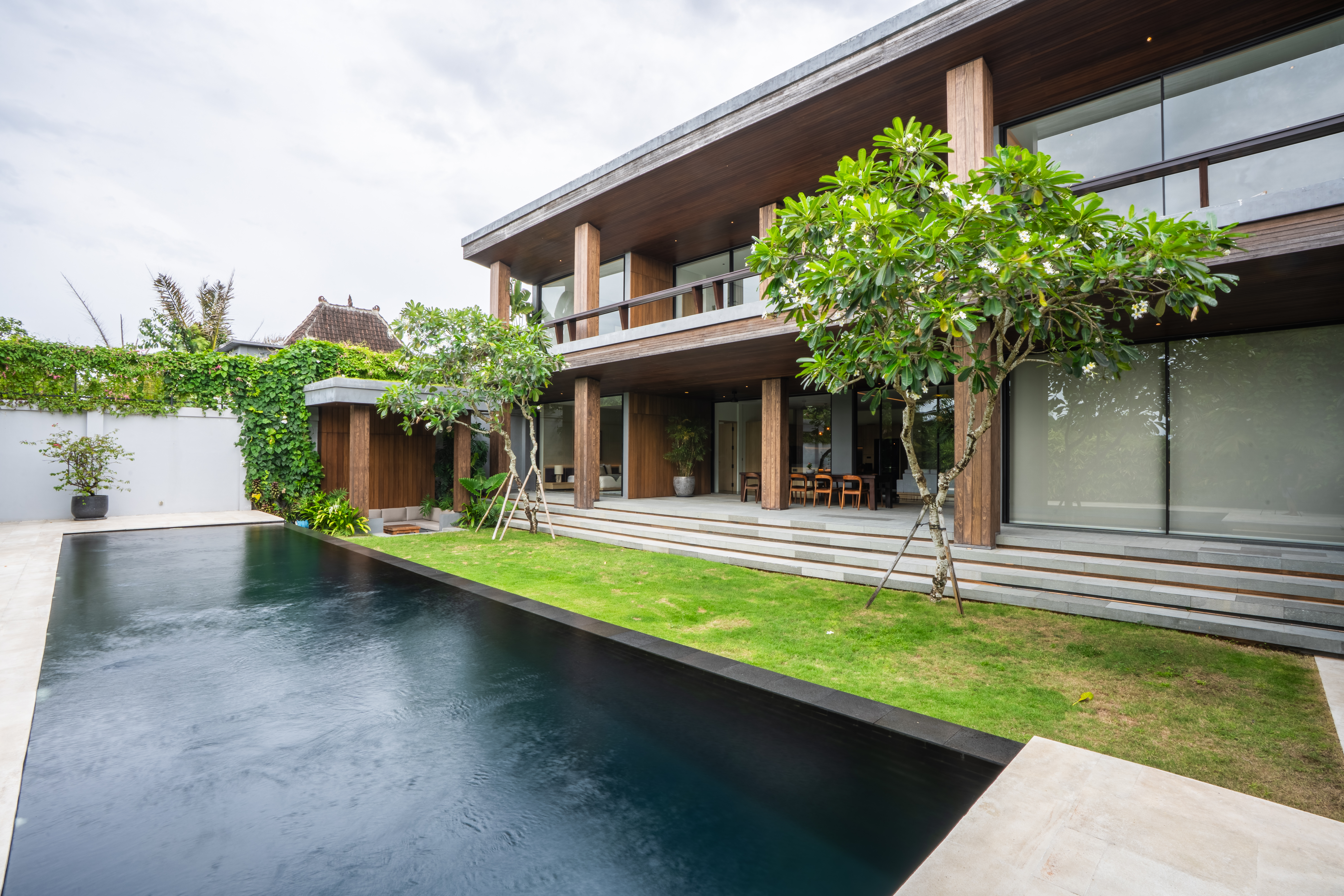 FINCA MODERNA DE LUJO EN TUMBAKAYUH — imagen 7