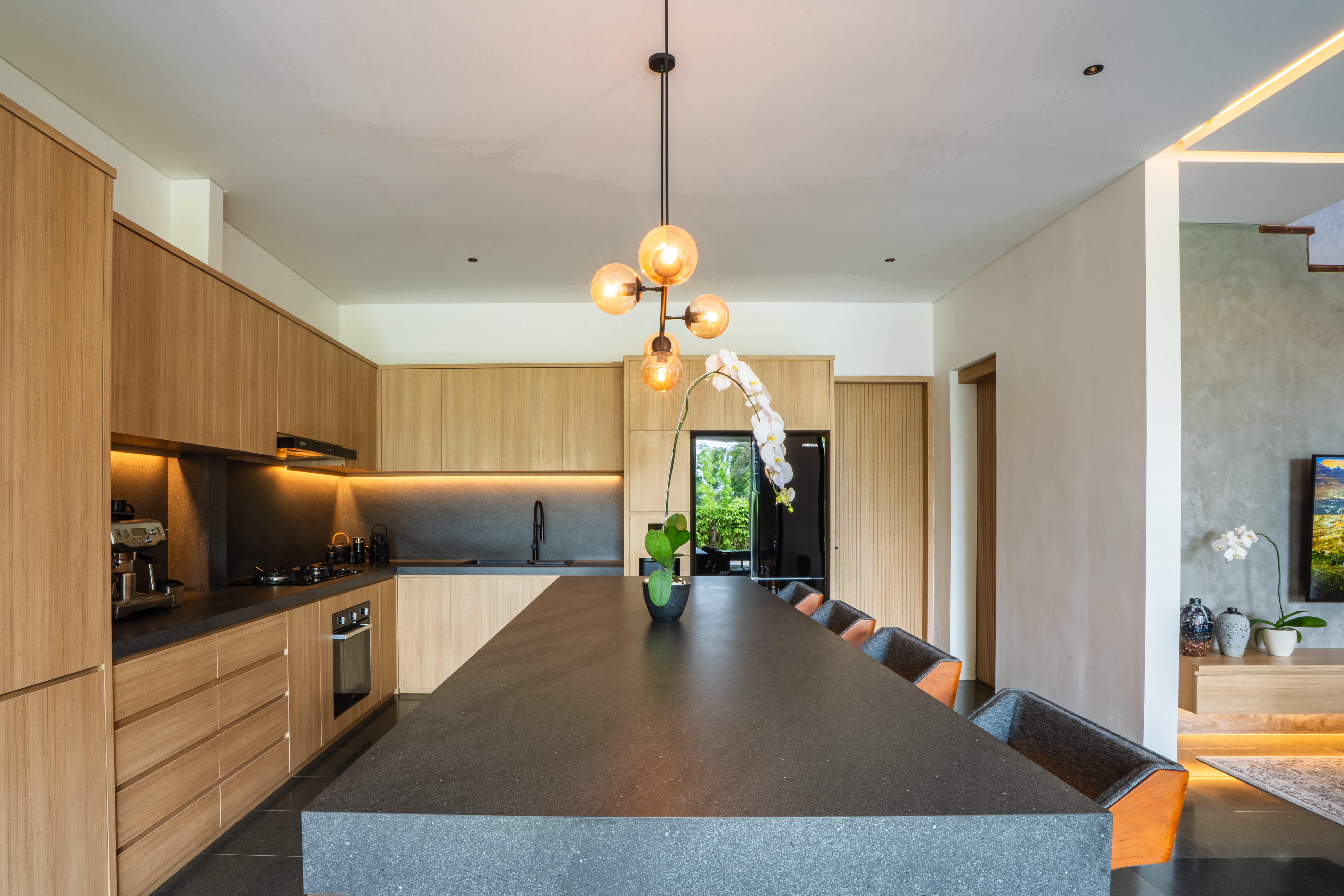 FINCA MODERNA DE LUJO EN TUMBAKAYUH — imagen 10