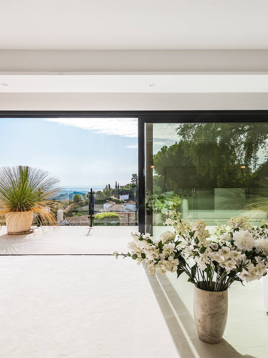 ELEGANTE VILLA TOTALMENTE REFORMADA CON CASA DE INVITADOS Y VISTAS PANORÁMICAS EN EL MADROÑAL - MALAGA — imagen 6