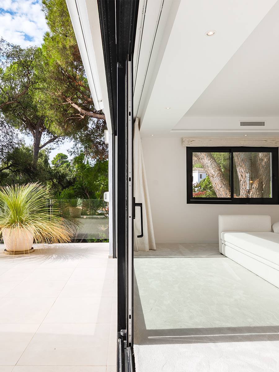 ELEGANTE VILLA TOTALMENTE REFORMADA CON CASA DE INVITADOS Y VISTAS PANORÁMICAS EN EL MADROÑAL - MALAGA — imagen 7