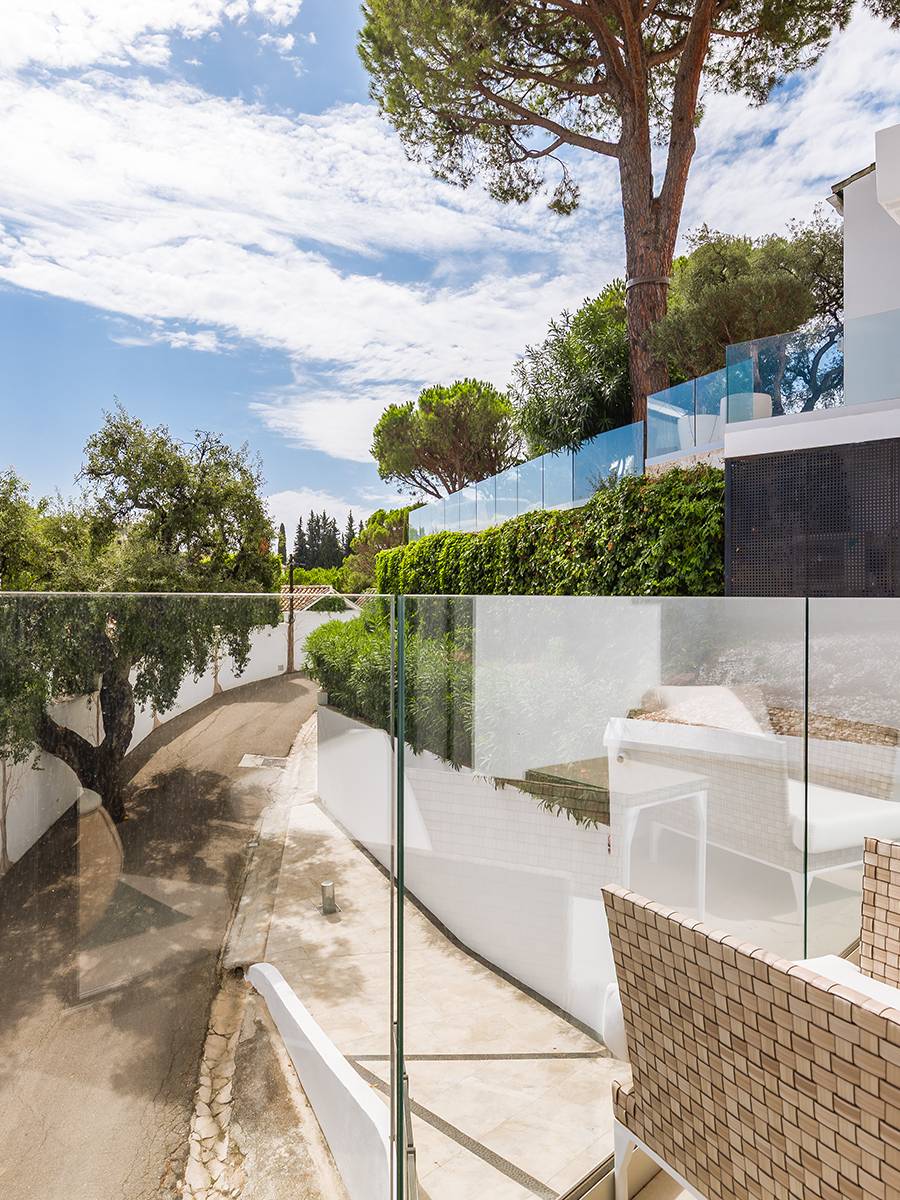 ELEGANTE VILLA TOTALMENTE REFORMADA CON CASA DE INVITADOS Y VISTAS PANORÁMICAS EN EL MADROÑAL - MALAGA — imagen 24