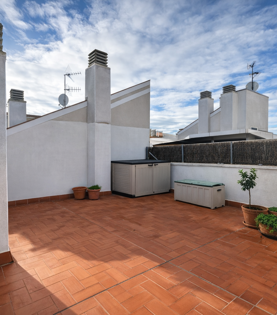 ATICO DUPLEX DE LUJO CON TERRAZA PRIVADA EN SITGES — imagen 15