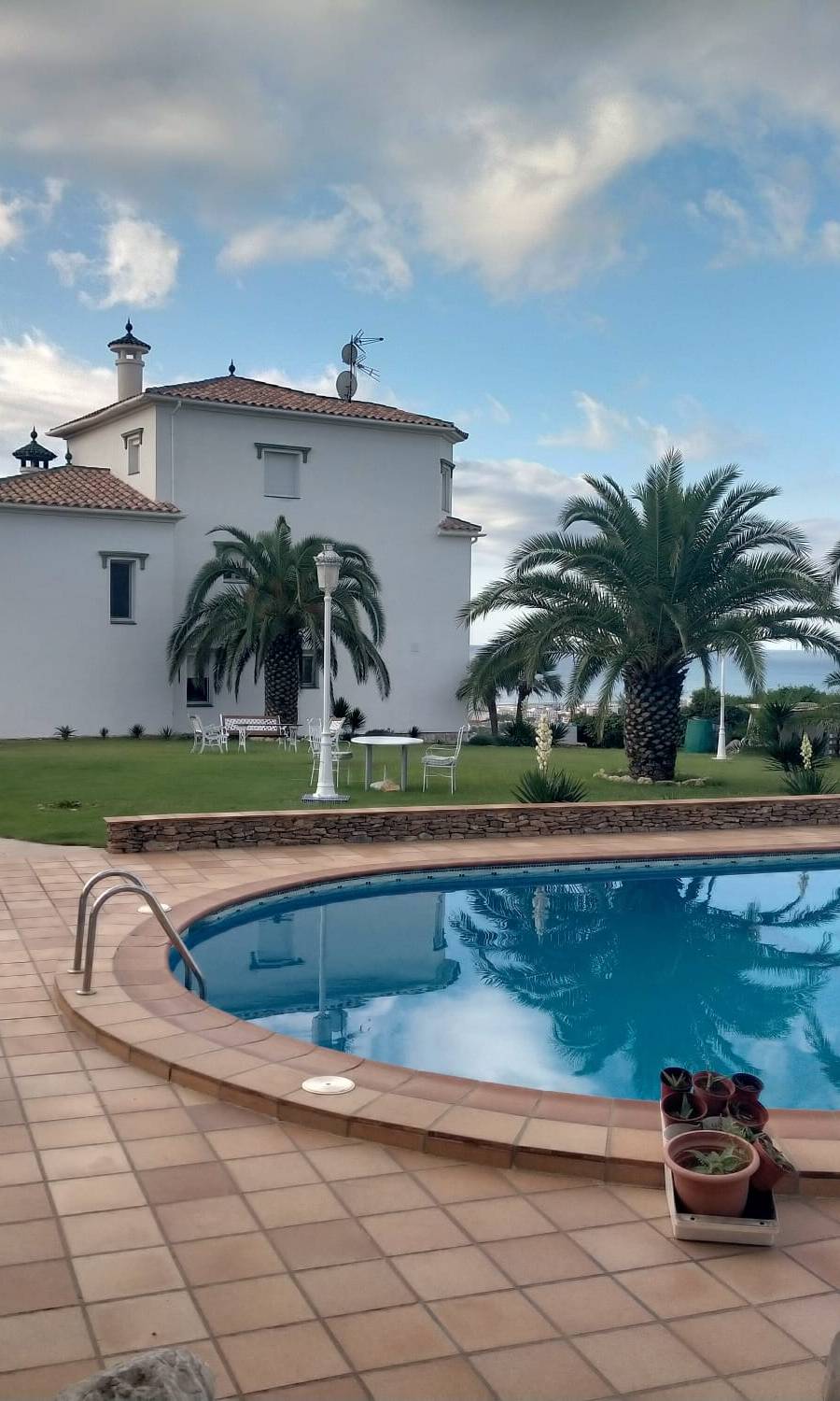 Villa Exclusiva con Vistas Panorámicas en Tarragona — imagen 2