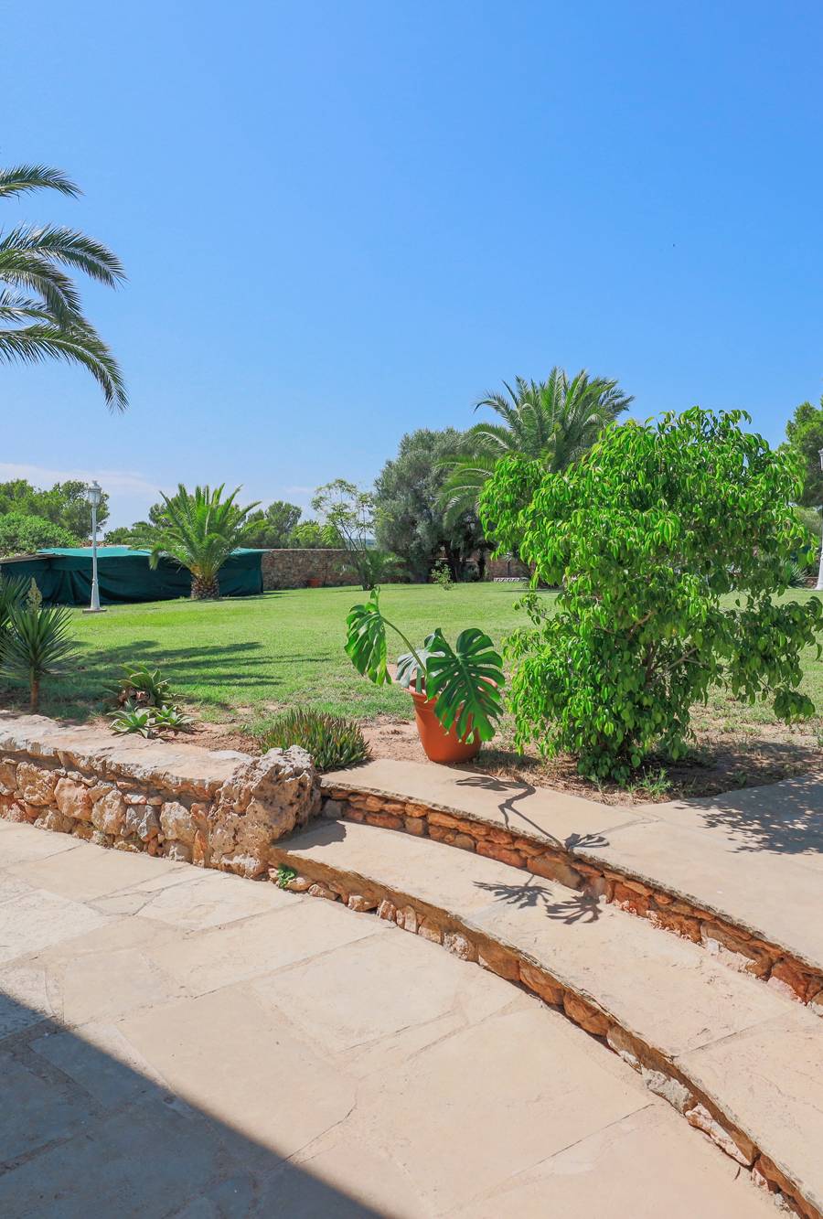Villa Exclusiva con Vistas Panorámicas en Tarragona — imagen 9