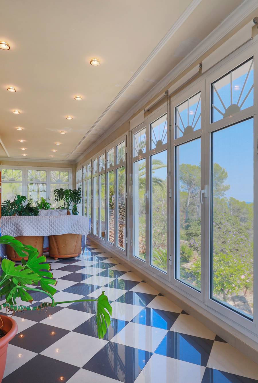 Villa Exclusiva con Vistas Panorámicas en Tarragona — imagen 15