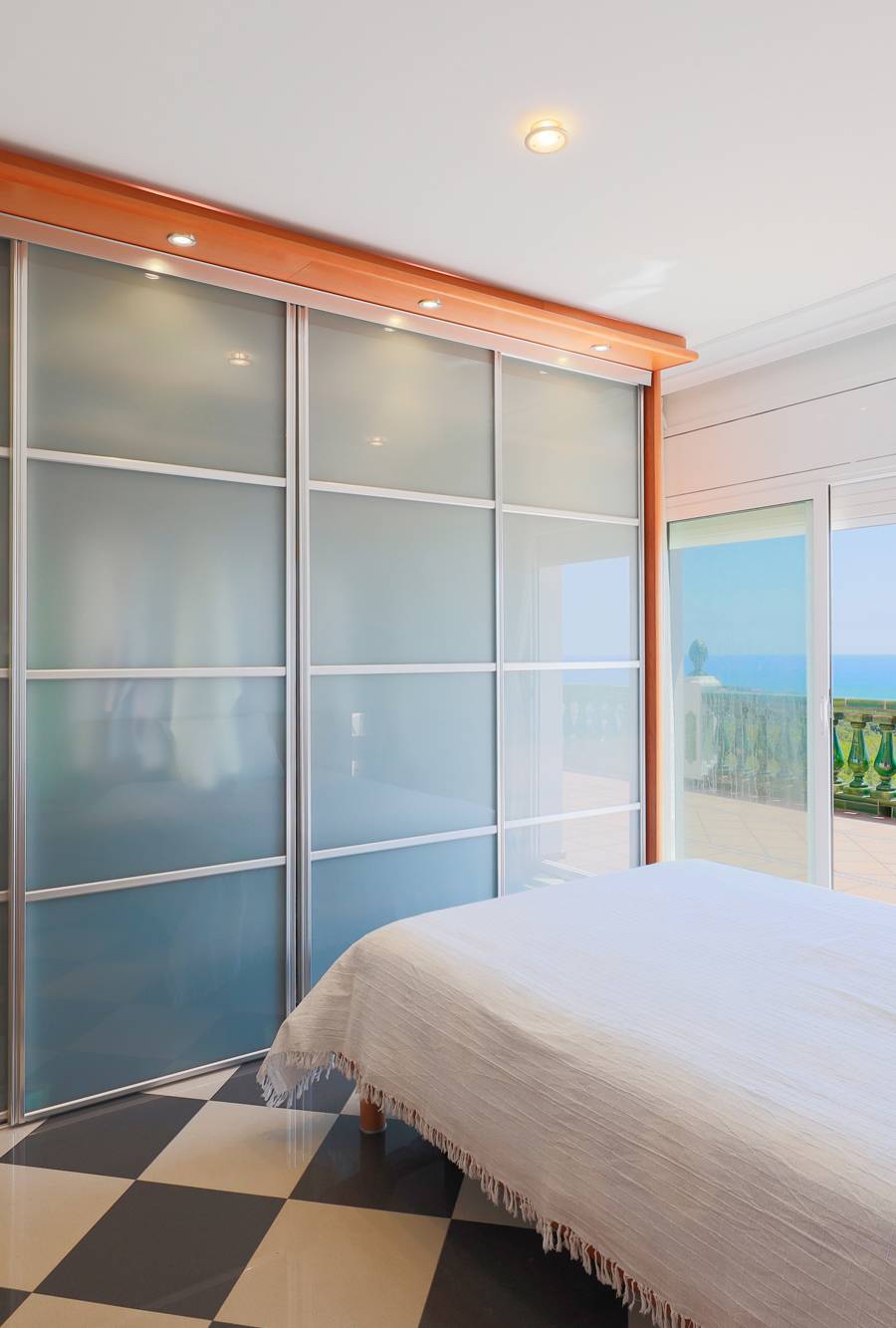 Villa Exclusiva con Vistas Panorámicas en Tarragona — imagen 20