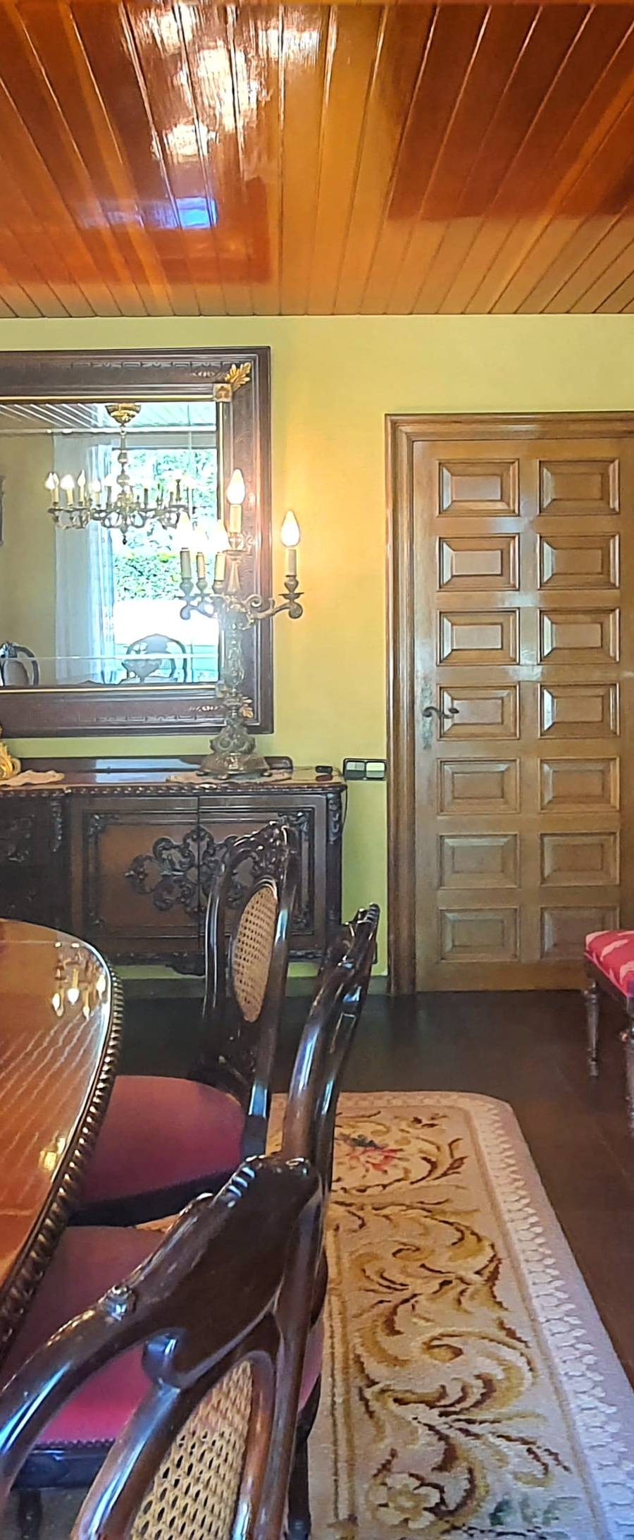 Exclusiva Villa de Estilo Inglés con Piscina Privada y Vistas al Mar - Barcelona — imagen 11