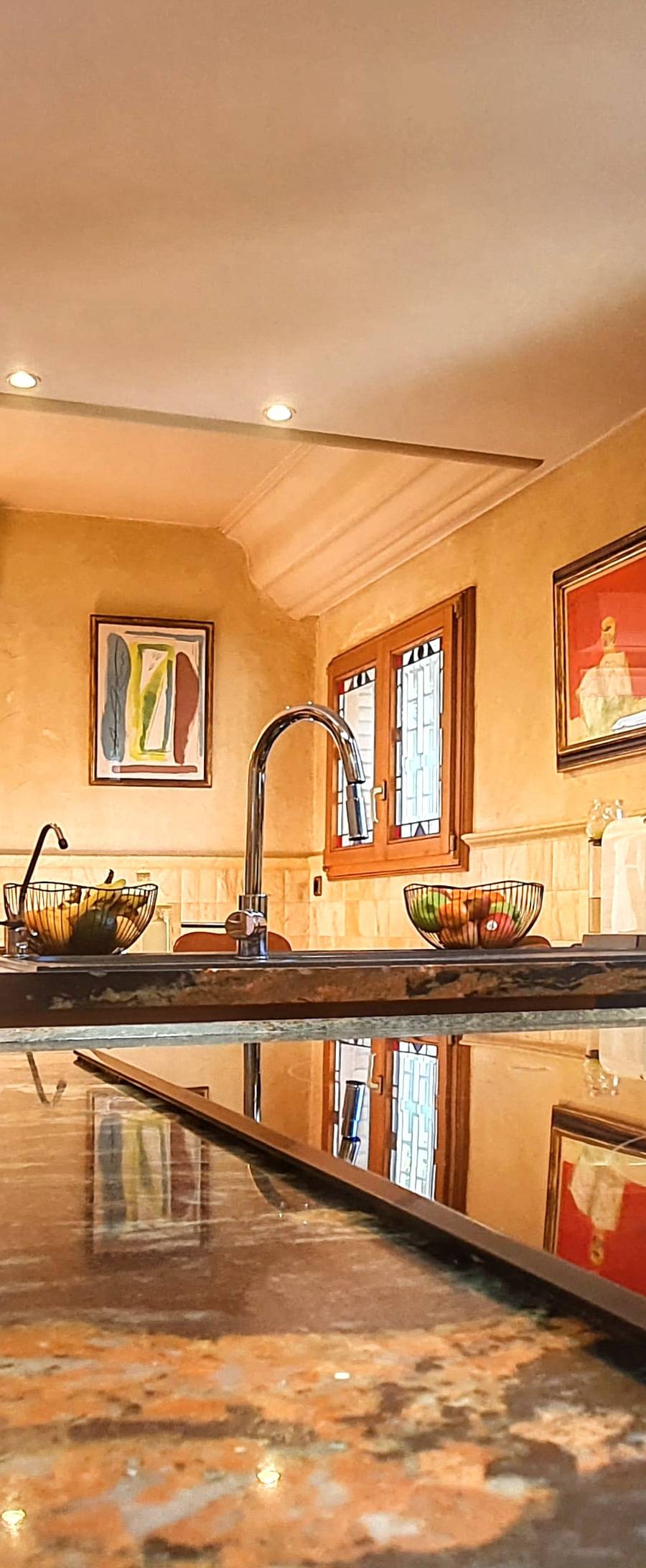 Exclusiva Villa de Estilo Inglés con Piscina Privada y Vistas al Mar - Barcelona — imagen 16