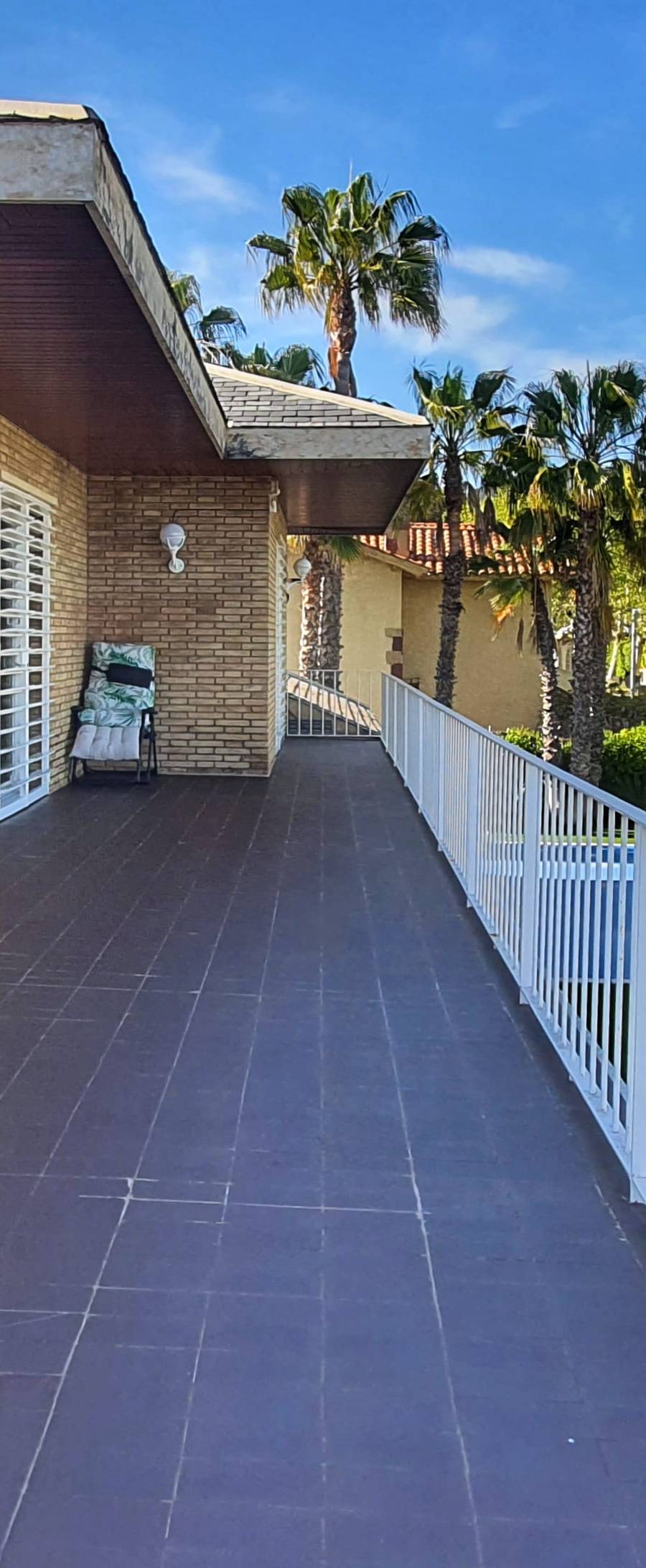Exclusiva Villa de Estilo Inglés con Piscina Privada y Vistas al Mar - Barcelona — imagen 38