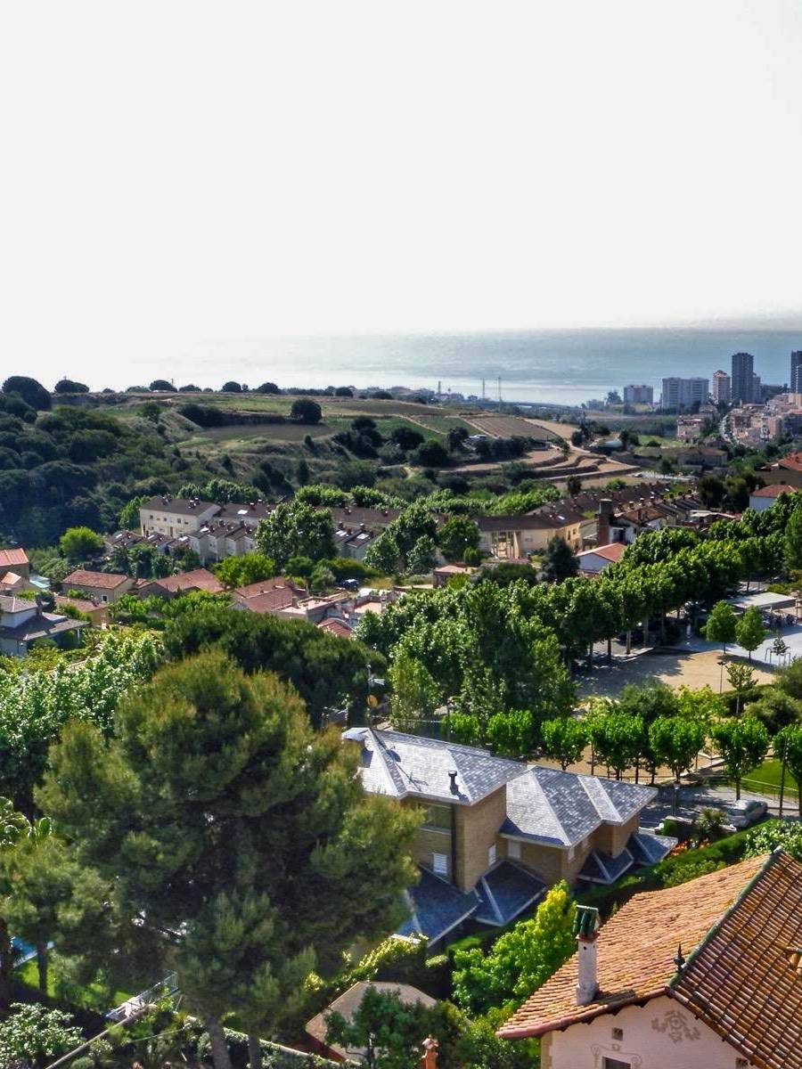 Exclusiva Villa de Estilo Inglés con Piscina Privada y Vistas al Mar - Barcelona — imagen 57