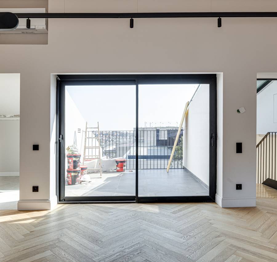 Villa de Vanguardia en Sant Just Desvern: Tecnología, Privacidad y Diseño — imagen 7