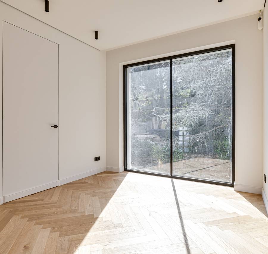 Villa de Vanguardia en Sant Just Desvern: Tecnología, Privacidad y Diseño — imagen 16