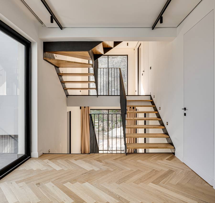 Villa de Vanguardia en Sant Just Desvern: Tecnología, Privacidad y Diseño — imagen 9