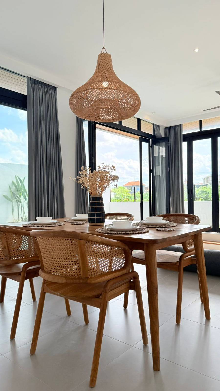 Villa moderna de 3 dormitorios a estrenar con vistas a los arrozales – Canggu, Bali — imagen 13